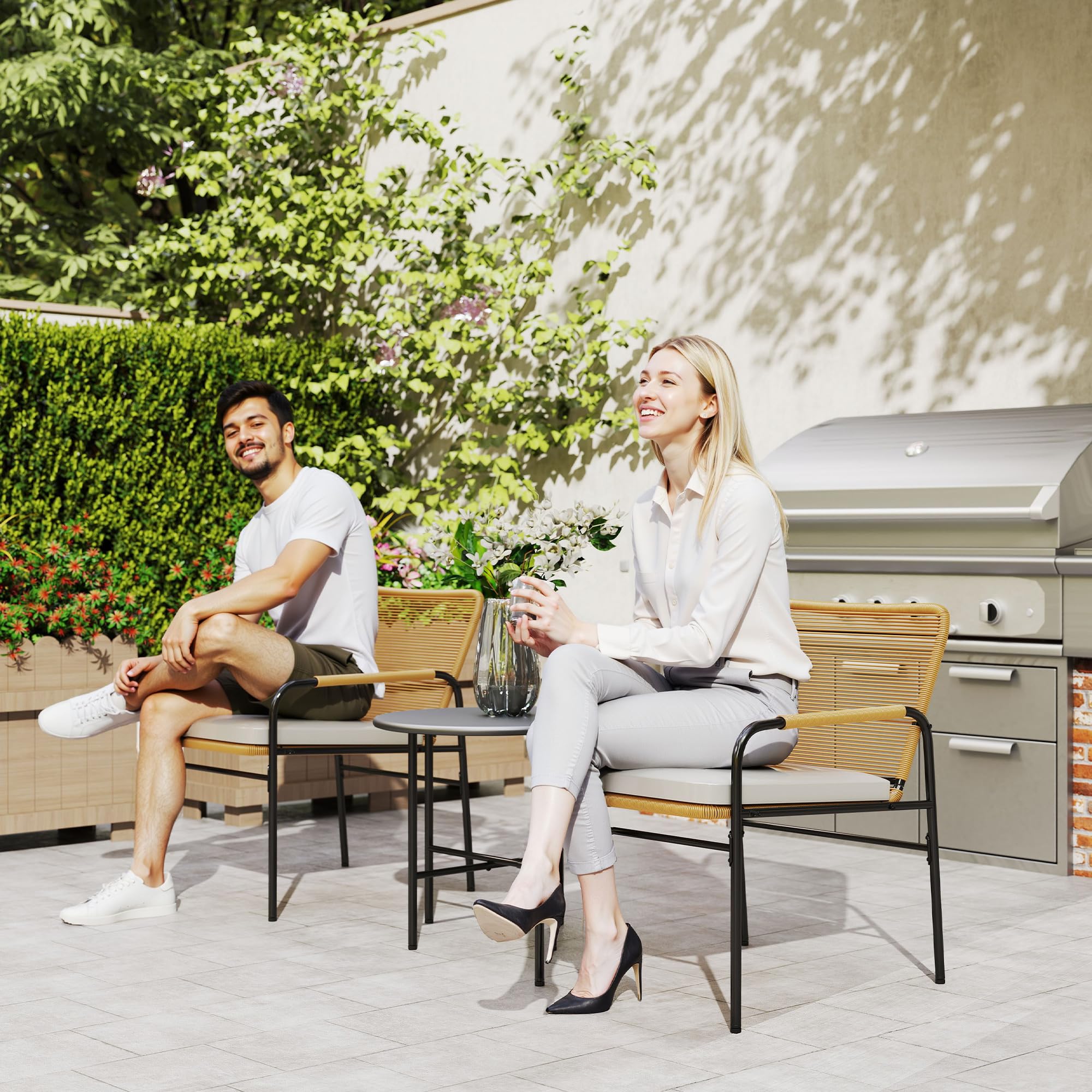 Outsunny Conjunto de Jardín Exterior de 3 Piezas Muebles de Jardín con 2 Sillas con Cojines Lavables Extraíbles y Mesa de Terraza con Tablero Metálico Resistente para Patio Balcón Natural y Crema