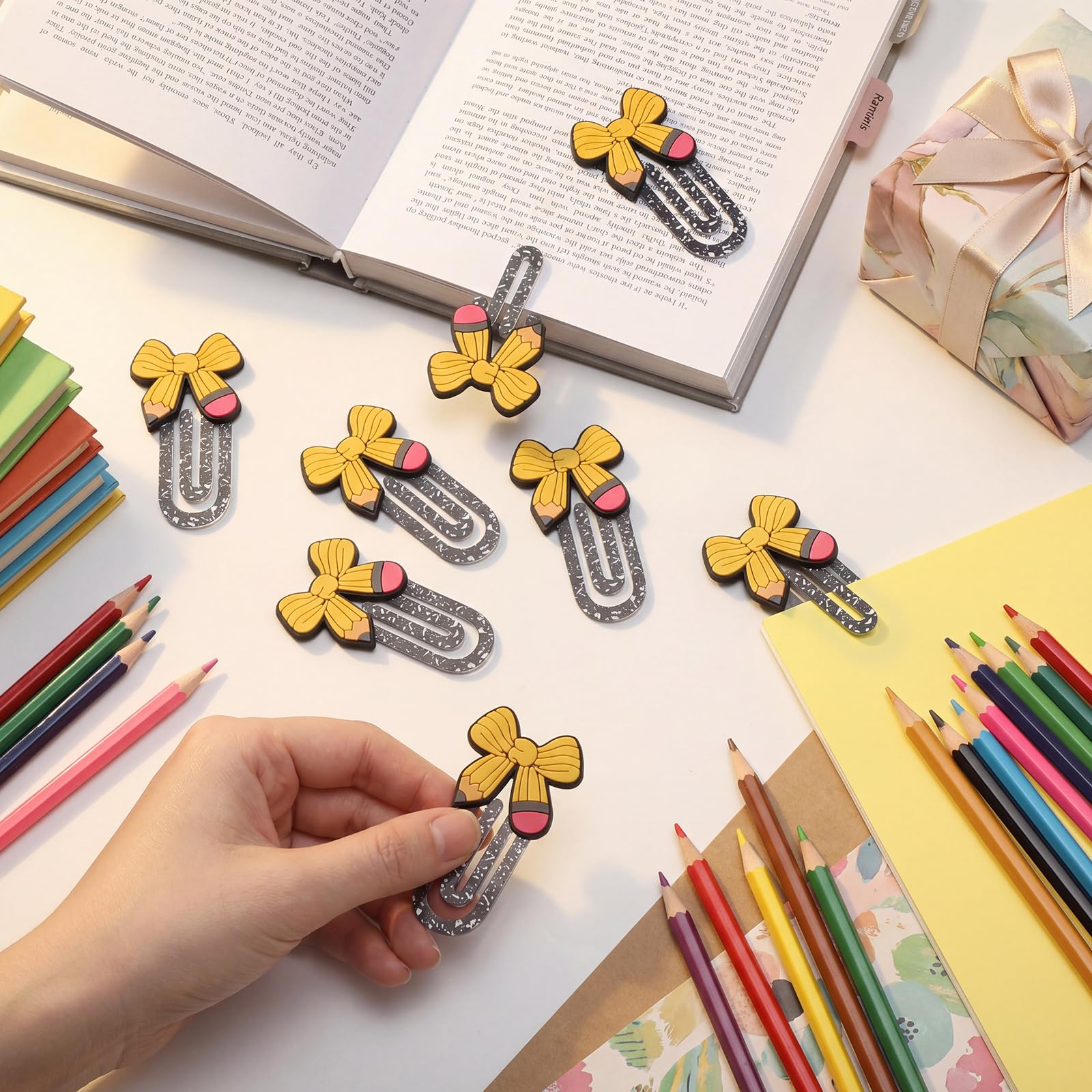Lot de 12 trombones en acrylique pour enseignant - Joli trombone - Nœuds de composition - Fournitures de rentrée scolaire pour bureau, salle de classe, marque-page - Cadeau pour les