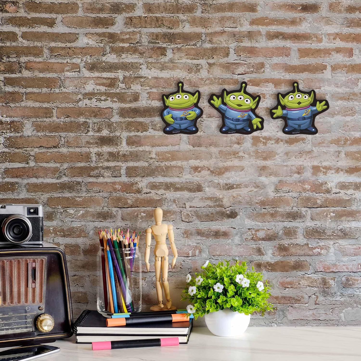 Open Road Brands Disney Pixar Toy Story Aliens Metal Wall Decor 3-Pack image 5