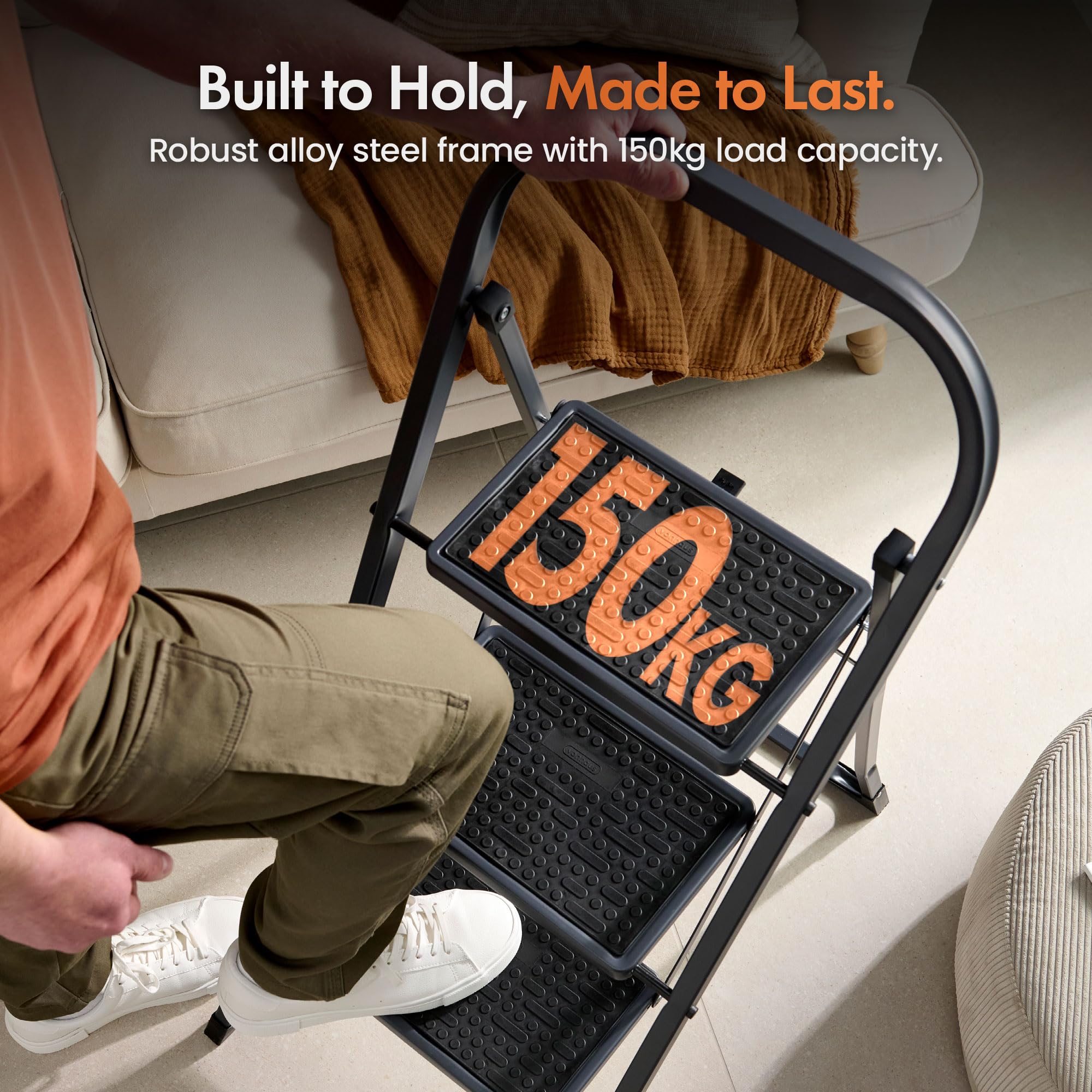 LARS360 Trapladder, inklapbaar, 3 treden, stalen vouwladder met anti-slip treden, 150 kg belastbaar, opvouwbare ladder voor huishouden, keuken, kantoor, ruimtebesparend, slechts 5 cm (zwart wit