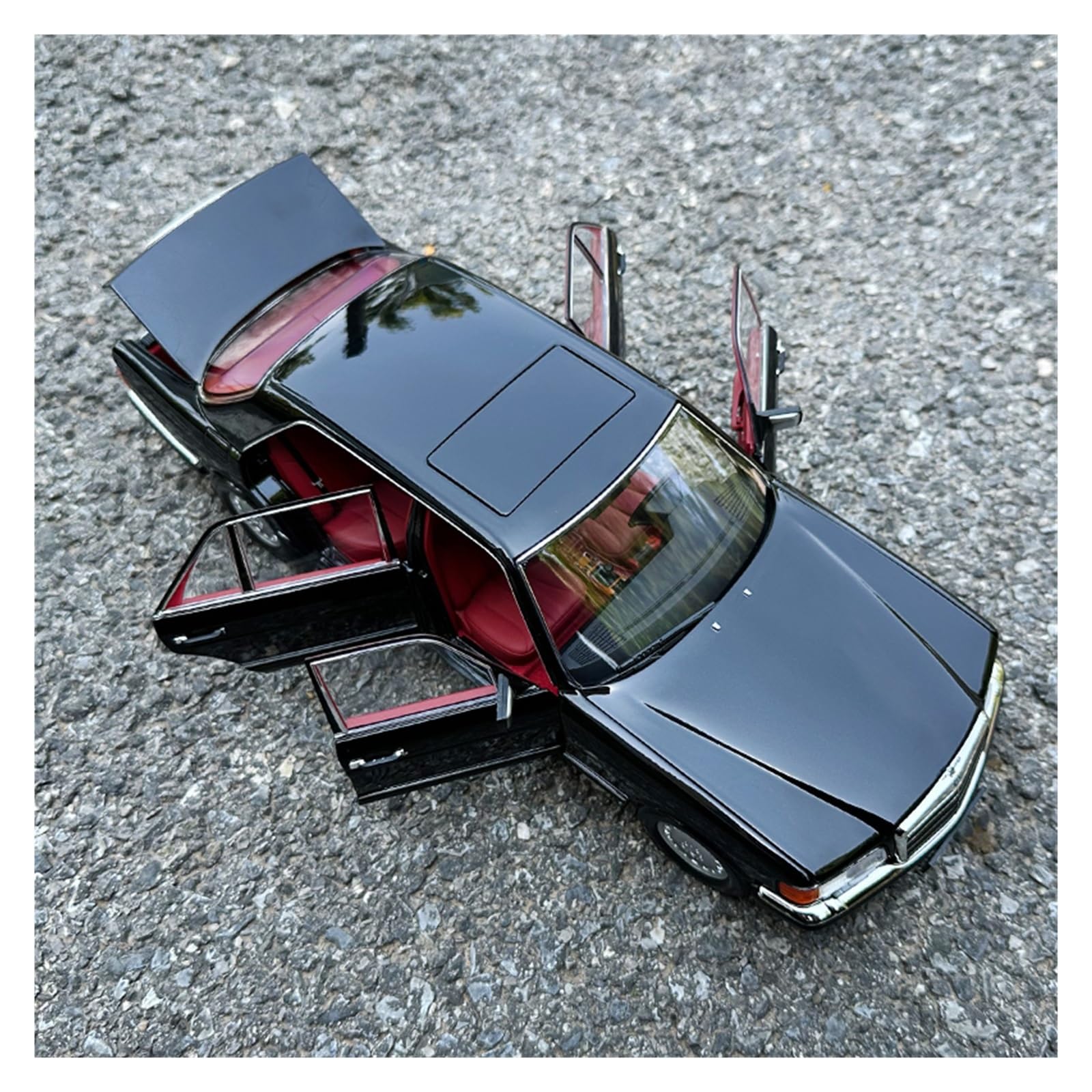 1/18 メルセデスベンツ560SEL 51BRQ3FDT0L._UF350,350_QL50_.jpg