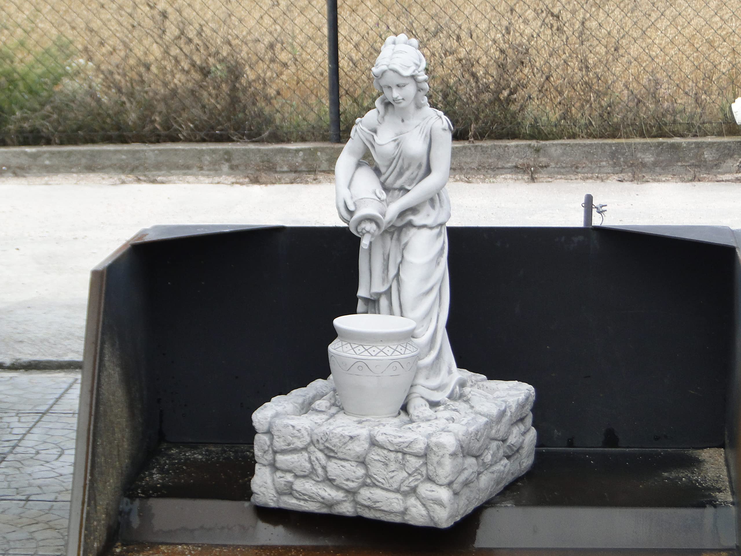 Fontana da giardino in pietra - statuetta di donna con la brocca, grande decorazione per esterni, 98 cm