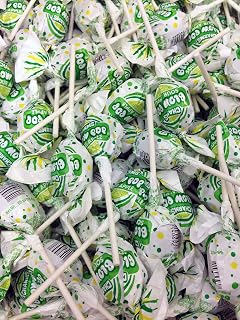 Blow Pops Sour Apple - 60 Pieces
