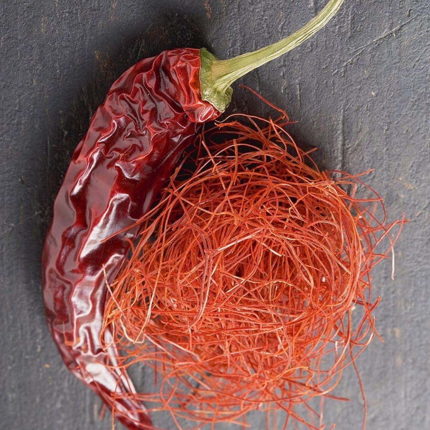 Peperoncino in Fili Essiccato 500g | Spezia Piccante Premium per Cucina Italiana e Gourmet | Ideale per Decorare Piatti e Olio al Peperoncino | Aroma Intenso & Qualità Superiore