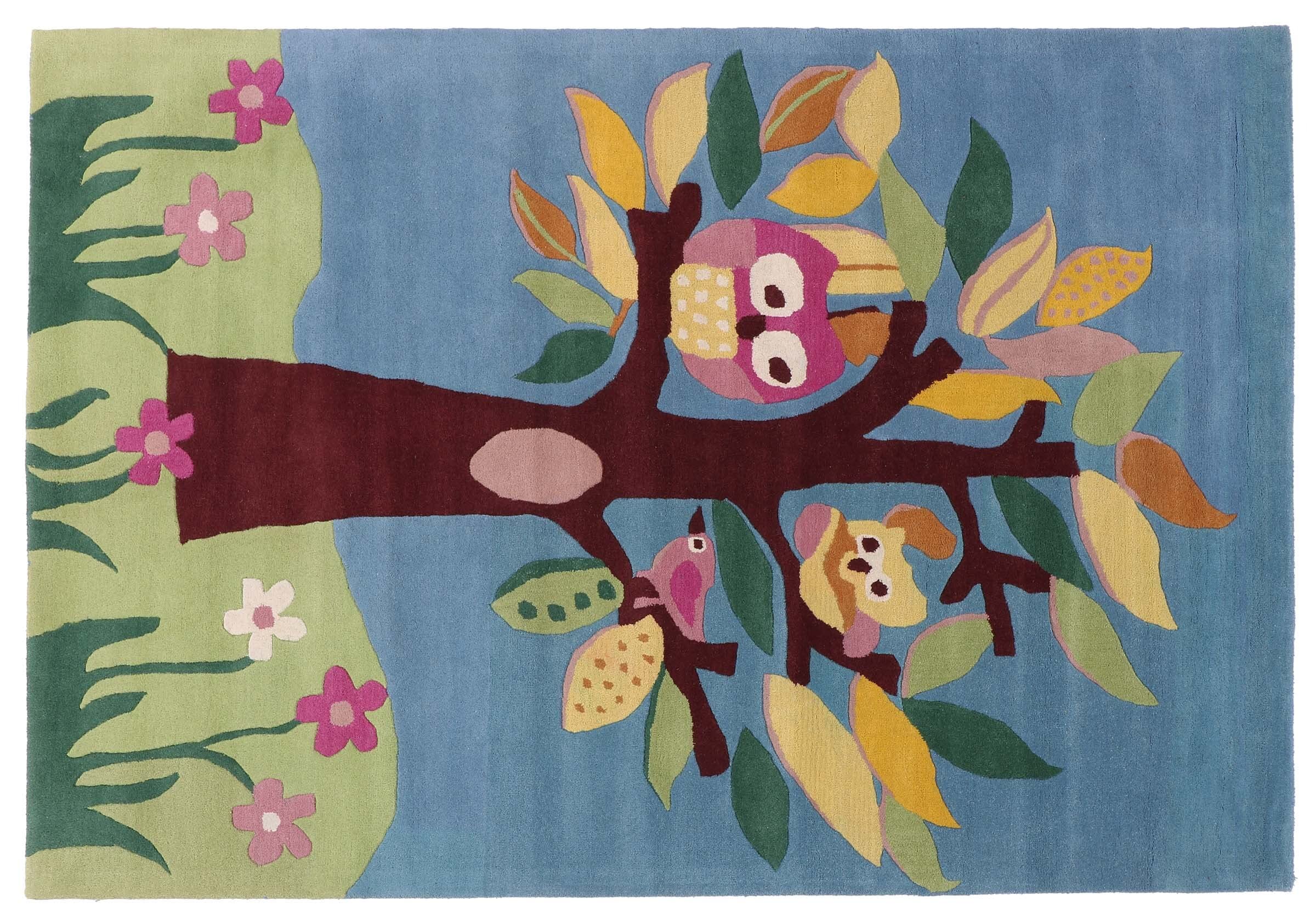 Tapis enfant motif arbre bleu 170 x 240 cm pour une salle de jeux moderne