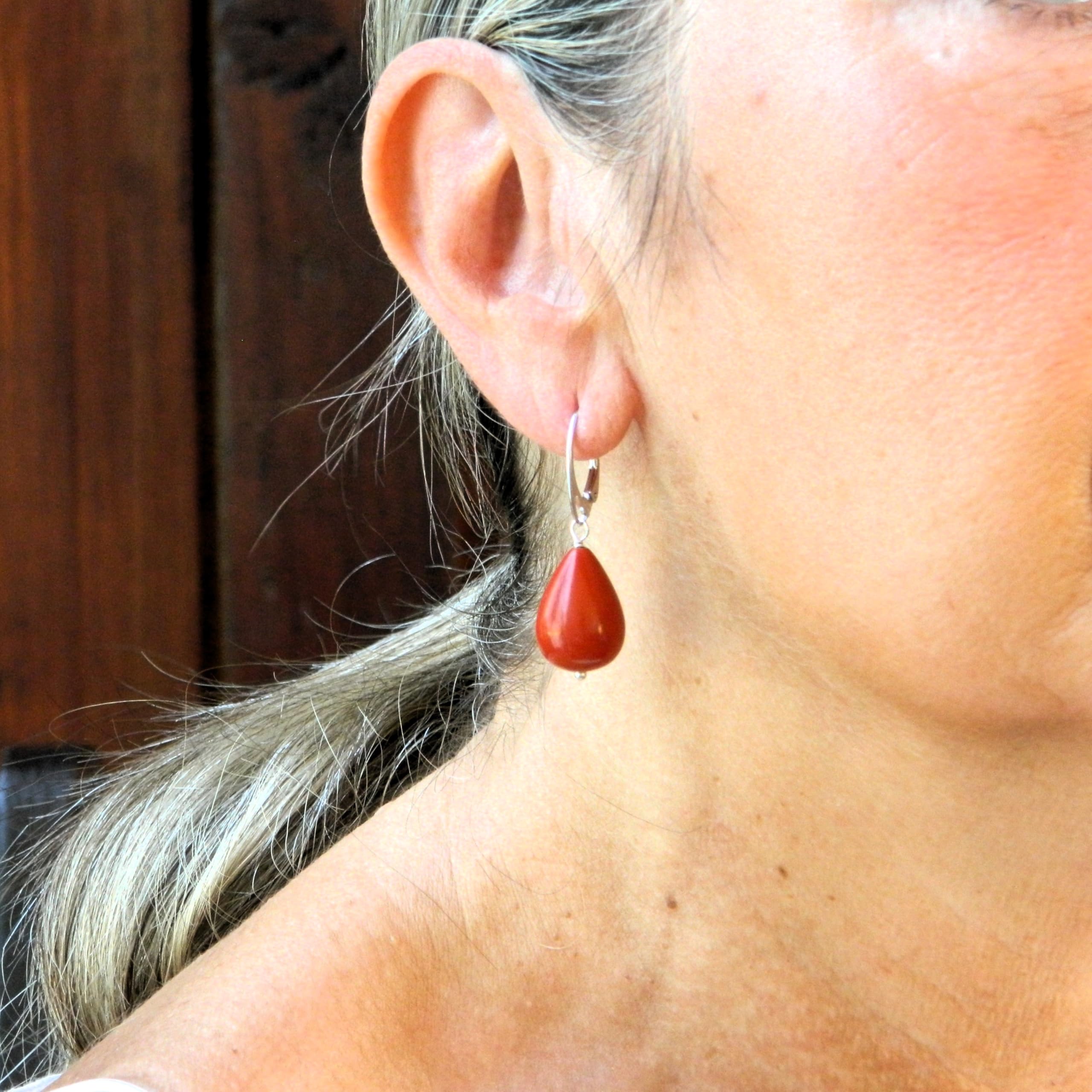 DodiGioielli Orecchini Pendenti Donna con Gocce Corte in Pasta di Corallo Rosso Sardegna - Monachella in Argento 925 - Lunghezza 4 cm - Artigianali Made in Italy