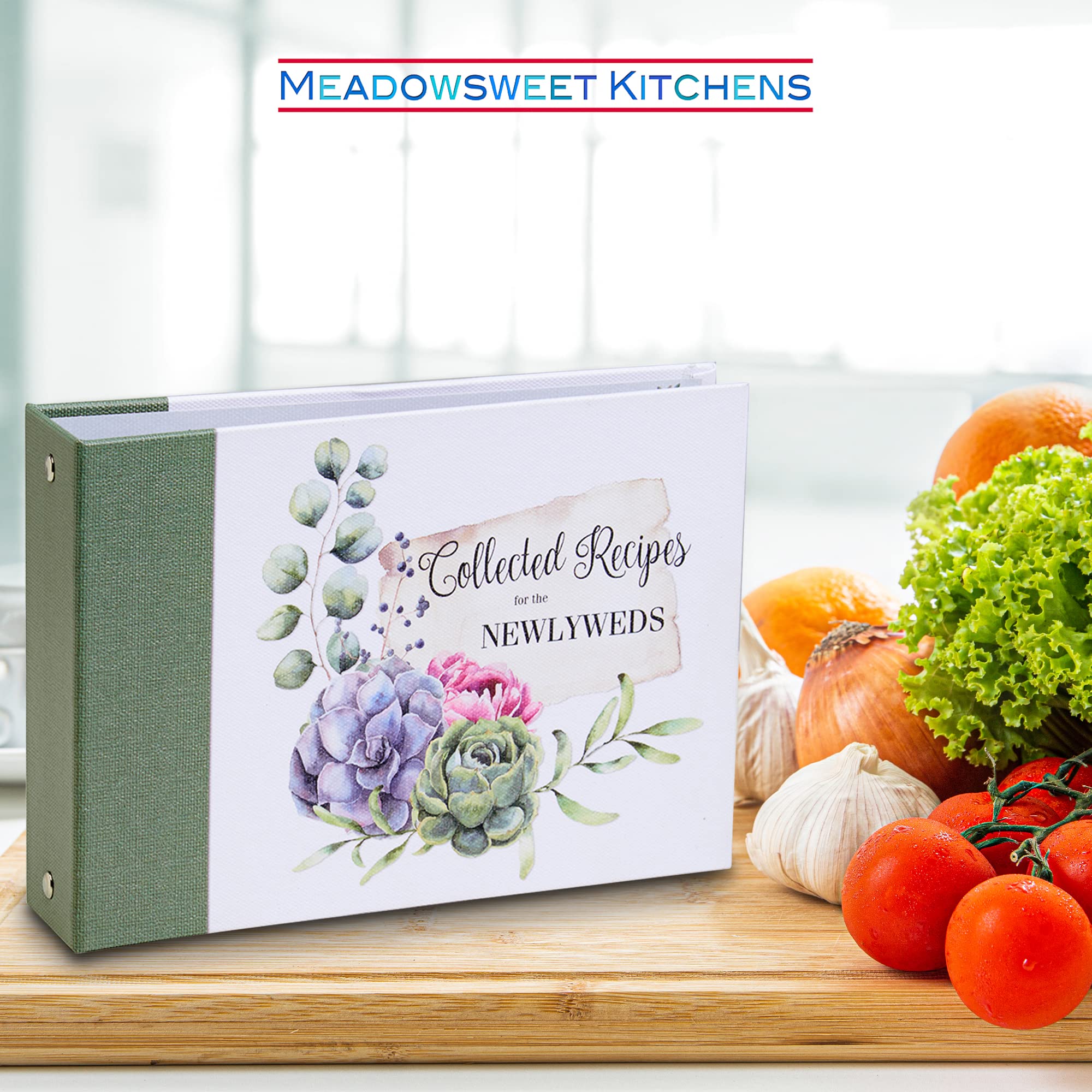 Meadowsweet Kitchens Newlyweds - Raccoglitore a 2 anelli per ricettario, con 50 buste trasparenti e 12 divisori per carte di auguri, per sposi novelli, 50 buste trasparenti per carte e 12 divisori per