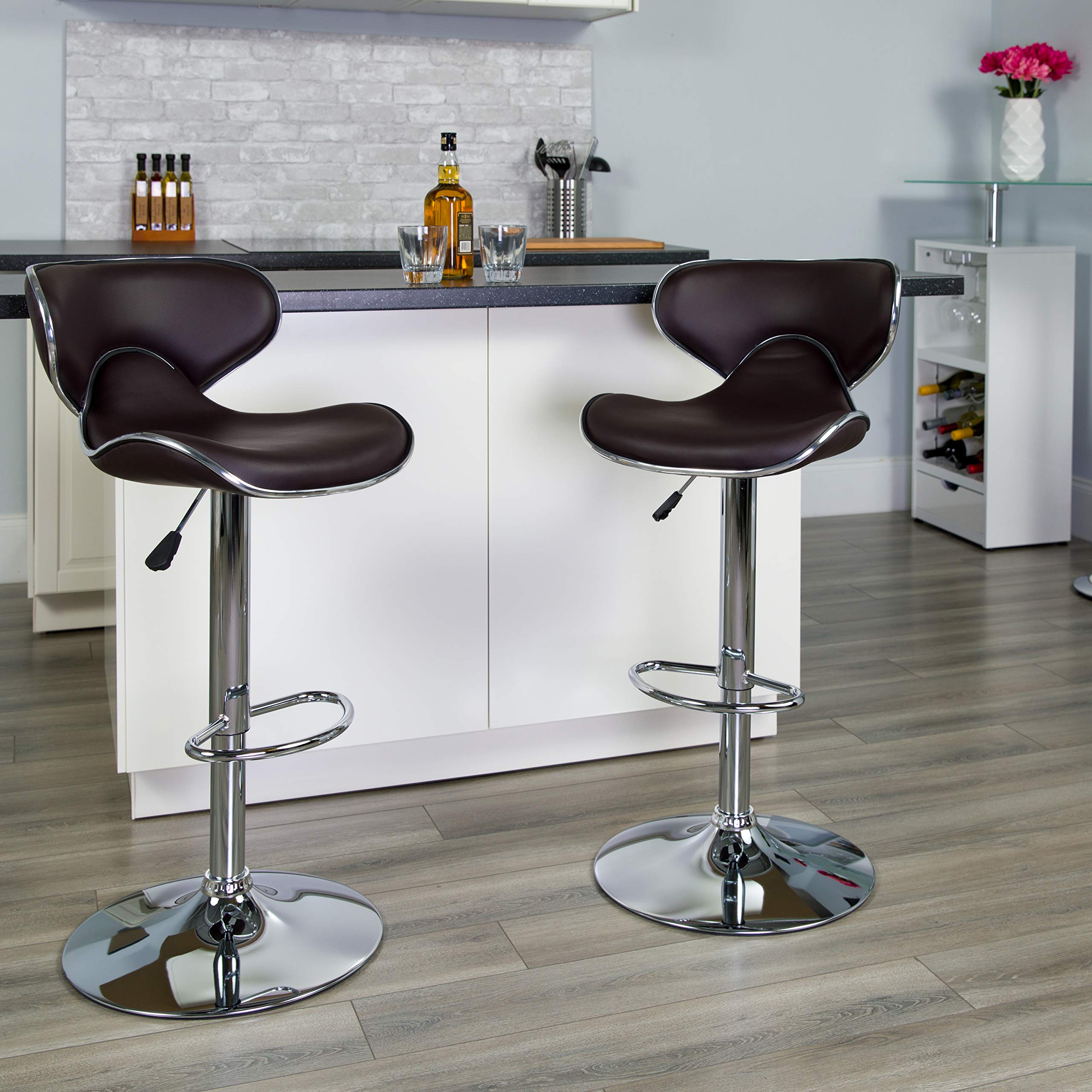 Flash Furniture Aidan - Set di 2 sgabelli da Bar in Vinile con Schienale Medio, Altezza Regolabile, con Base cromata