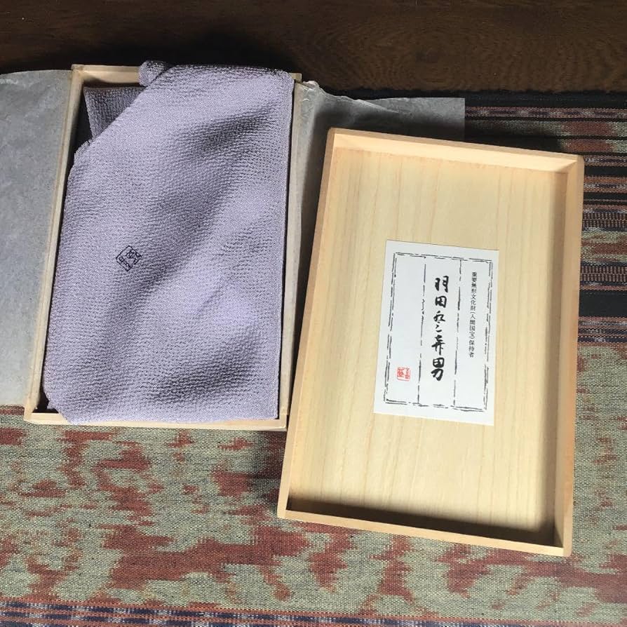 人間国宝　羽田登喜男　『かほりの彩』　風呂敷　薄桃色 Amazon.co.jp: 行楽うー 人間国宝 羽田登喜男 風呂敷 薄紫