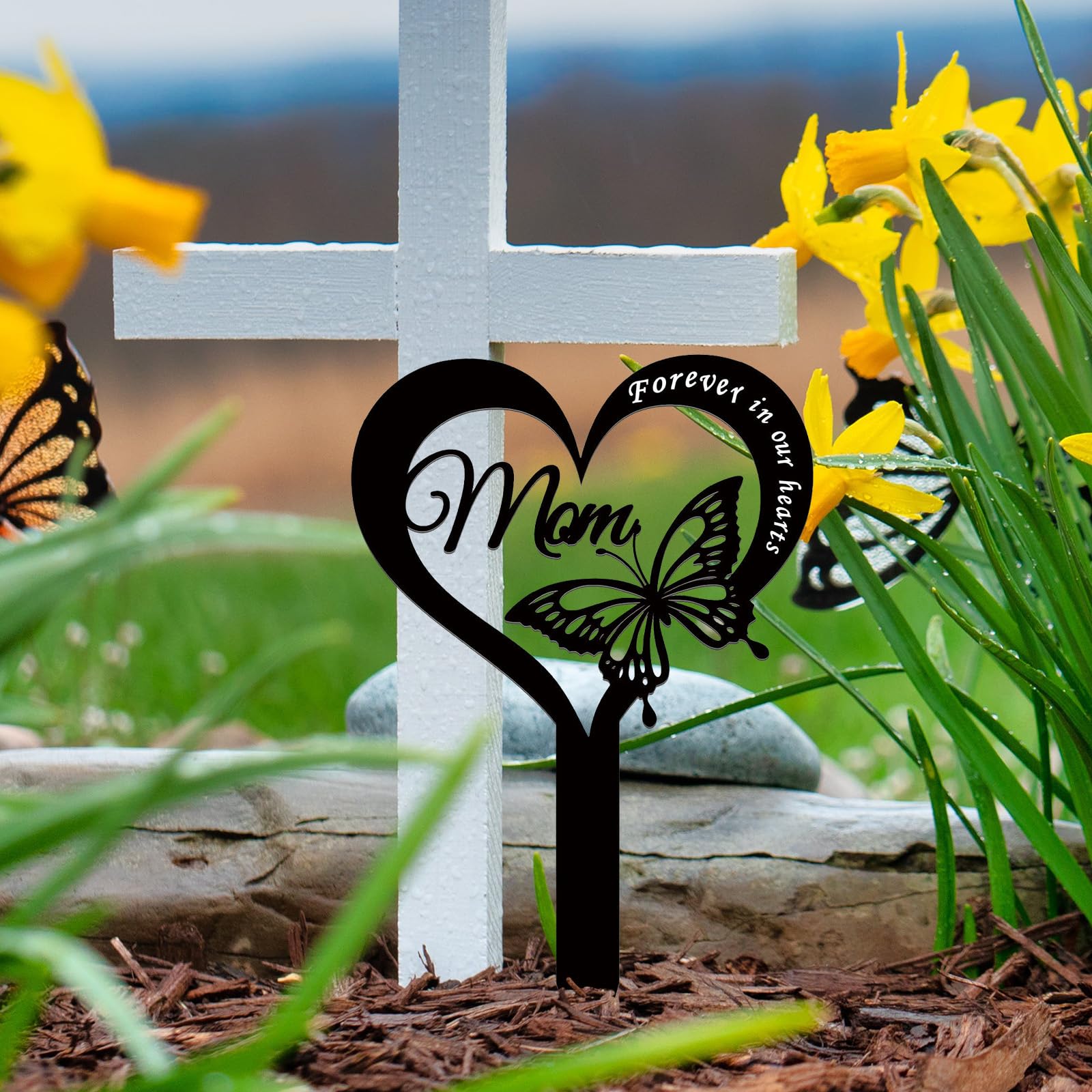 EQLEF Graveside Memorial Stakes for Mom Memorial Plaque Stake in Heart Shape with Butterfly Durable Metal Grave Marker Black Cemetery Memorial Plaque Grave Ornaments Mum