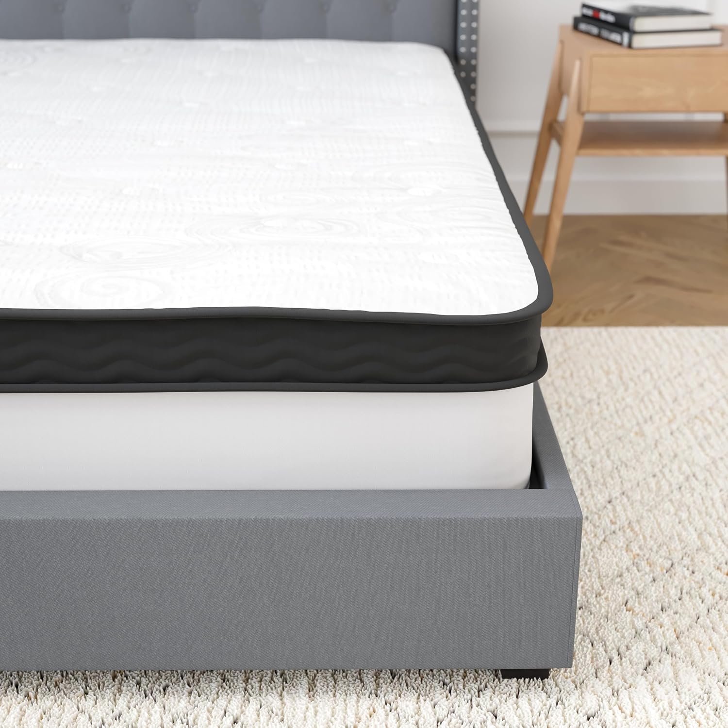 Merrick Lane Lofton 12 Inch Queen Hybrid Pocket Spring & CertiPUR-US Certified Memory Foam Mattress