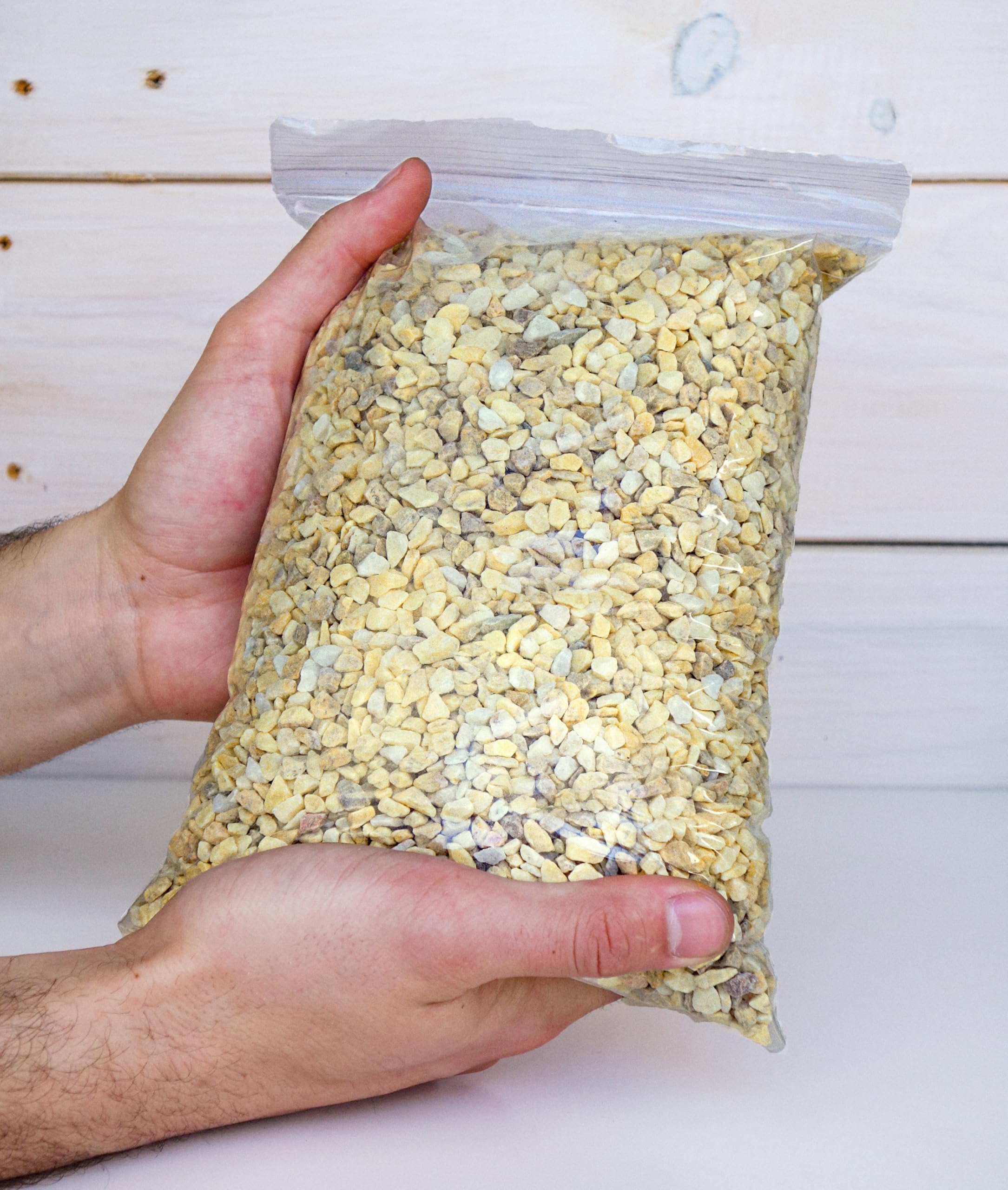 Ghiaia Giallo 1,8 kg - Ghiaia per Acquario - Sassolini Decorativi per Vasi - Sassi Decorativi per Vasi - Ghiaia per Vasi - Sassolini per Acquario - Ciottoli Decorativi (3-6 mm) (Giallo)