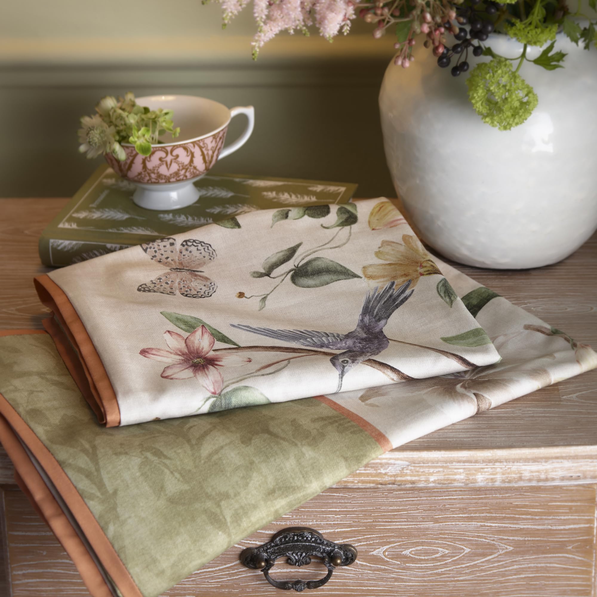 Appletree, Sage Green Floral & Humming Birds Duvet Cover, Super King Bedding Size (260 x 220cm), 200 Thread Count - Image 4