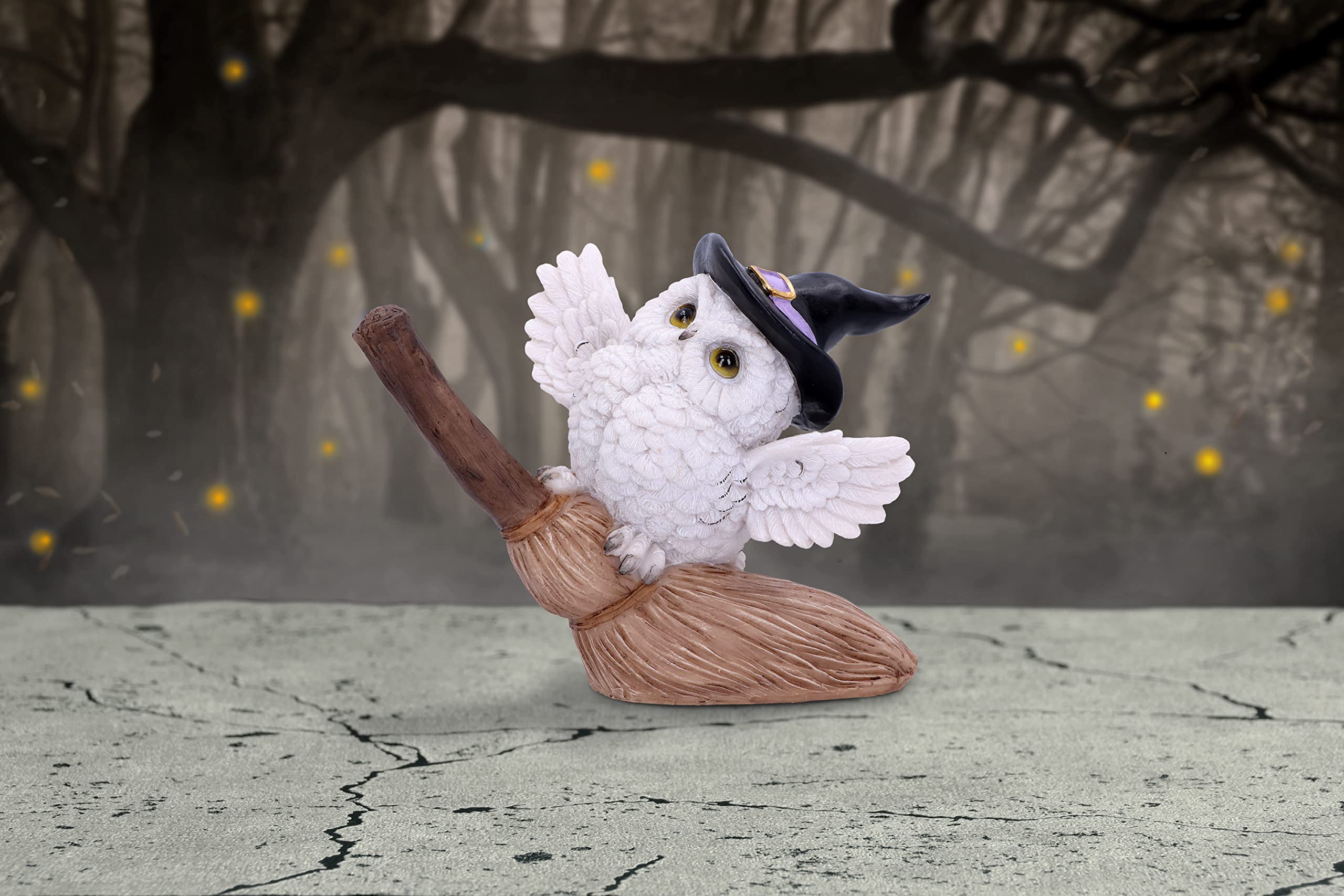 Figurine Hibou Des Neiges Sur Balai - Résine Peinte Main - 13.5cm - Décoration Fantasy