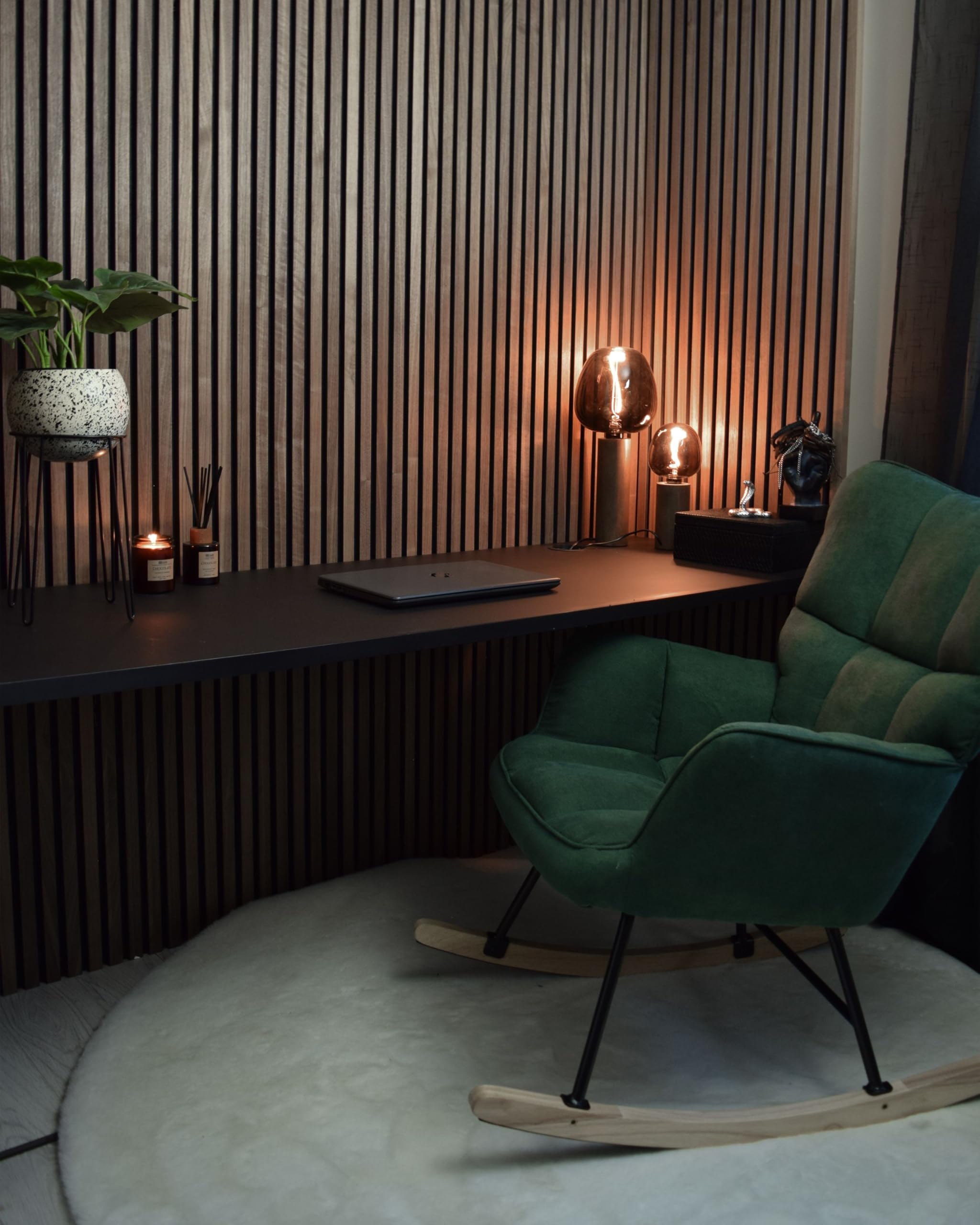 Beliani Fauteuil à Bascule Moderne en Tissu Polyester Vert Foncé et Pieds en Bois Oulu