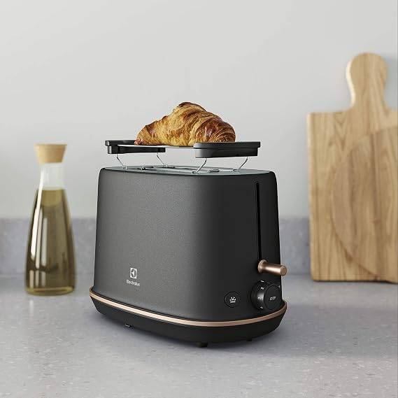 Electrolux E7T1-6BP Explore 7 Ekmek Kızartma Makinesi | 7 Kızartma Seviyesi, Kaldır ve Bak Fonksiyonu, Yeniden Isıtma & Buz Çözme, Isıtma Rafı | Siyah İnci, Paslanmaz Çelik, 980W
