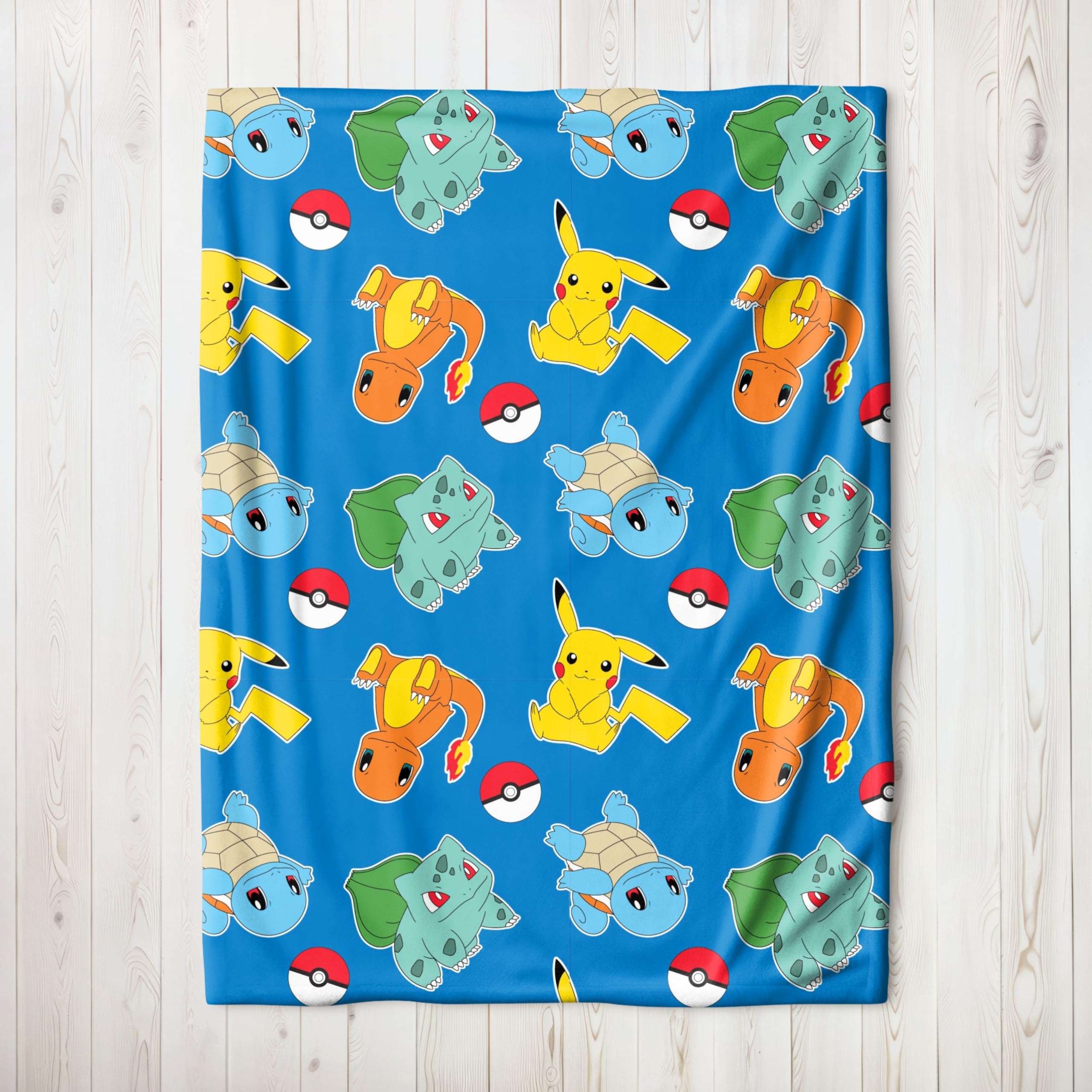Pokémon - Couverture polaire - 130 x 170 cm - Licence officielle - Douce et moelleuse - Certifié Öko-Tex - Facile d'entretien et durable - Idée cadeau pour enfants et adultes - Pikachu & Friends