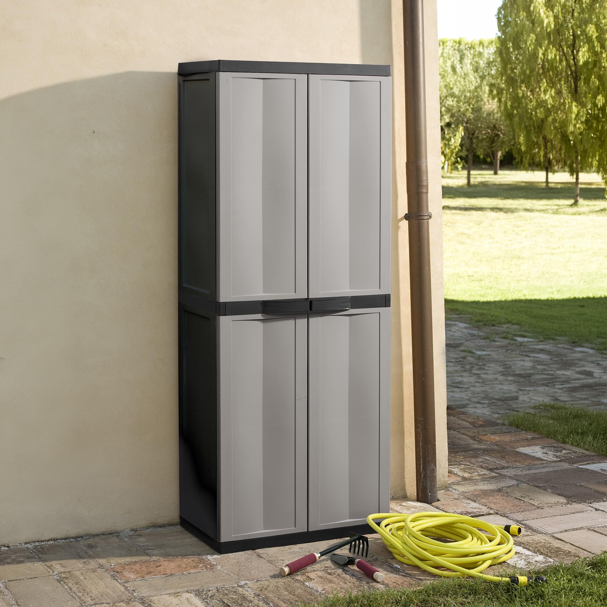 Toomax Armadio Trend Midi Portascope nero/grigio basalto con 4 ripiani regolabili, 65x37x165h cm in plastica riciclata, portattrezzi resistente ideale per garage e spazi esterni