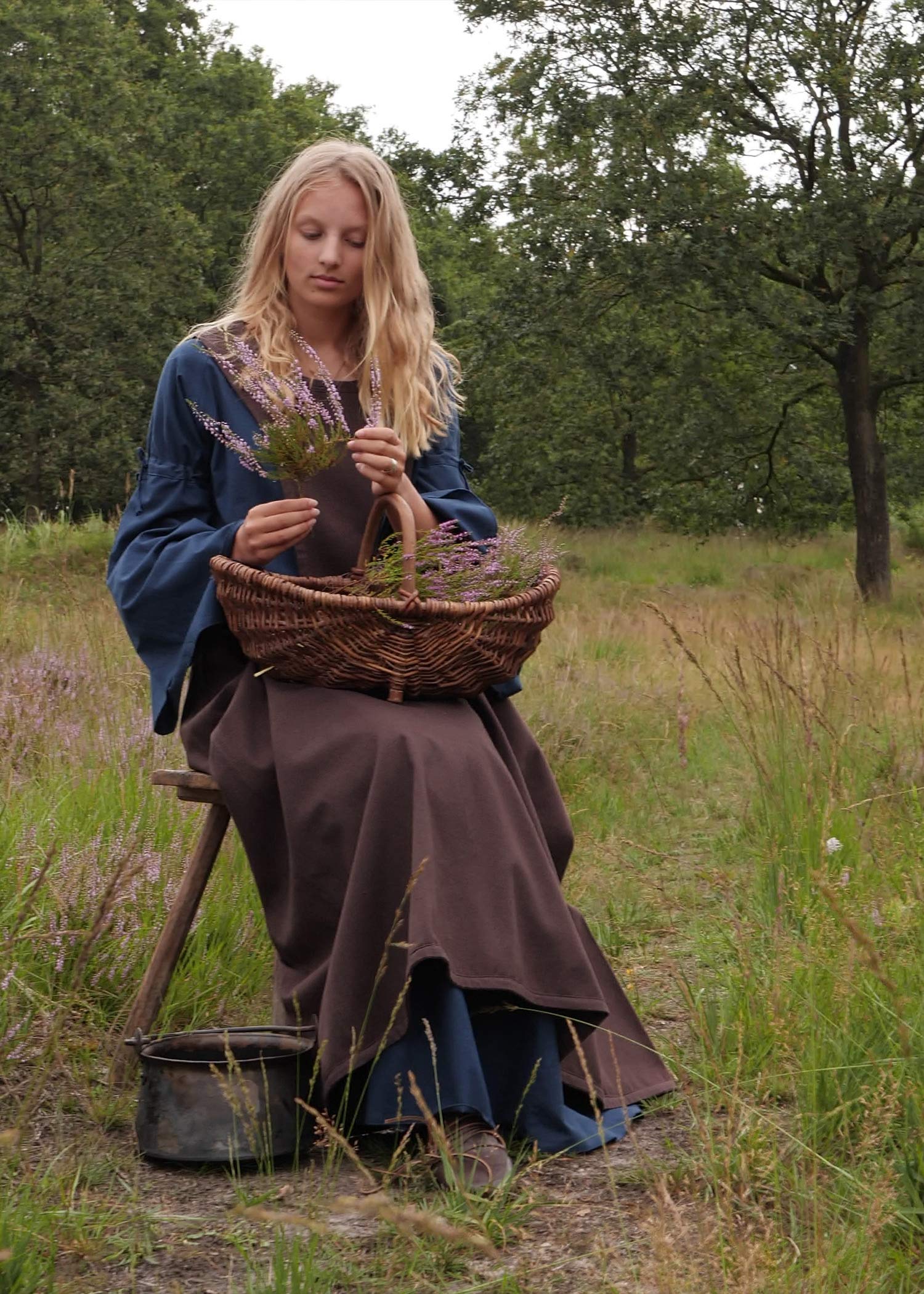 Battle-Merchant Mittelalterkleid Burglinde mit Trompetenärmeln lang aus Baumwolle S-XXL in div. Farben - Wikingerkleid Mittelalter Wikinger LARP Kleid