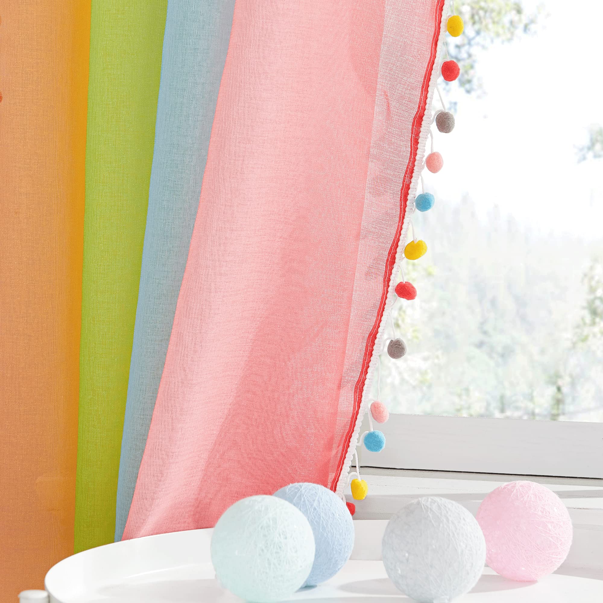 NICETOWN Farbverlauf Gardinen Kinderzimmer Ösenvorhang 2er Set H 160 x B 140 cm Regenbogen Leinenoptik Vorhang Transparent mit Bunten Pompons Dekoration