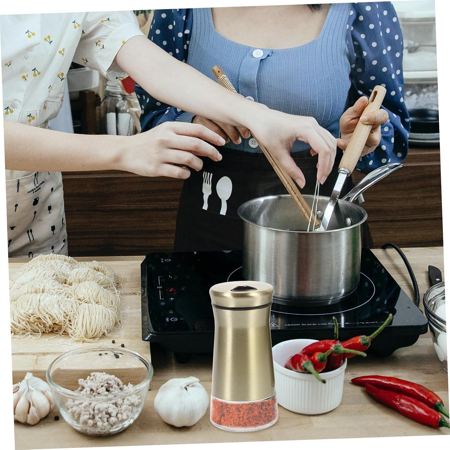 Stainless Steel and Glass Multipurpose Condiment Jars Set, Visible Salt and Pepper Shakers with Gold Lids, Kitchen Seasoning Bottles for Home and Travel Use