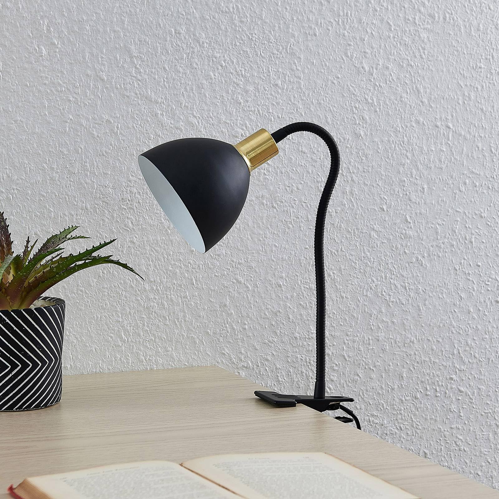 Lindby Lampe à pince Genora (Moderne) en Noir Métal e. a. pour Salon & Salle manger (1 lampe,à E14), poser lampe liseuse