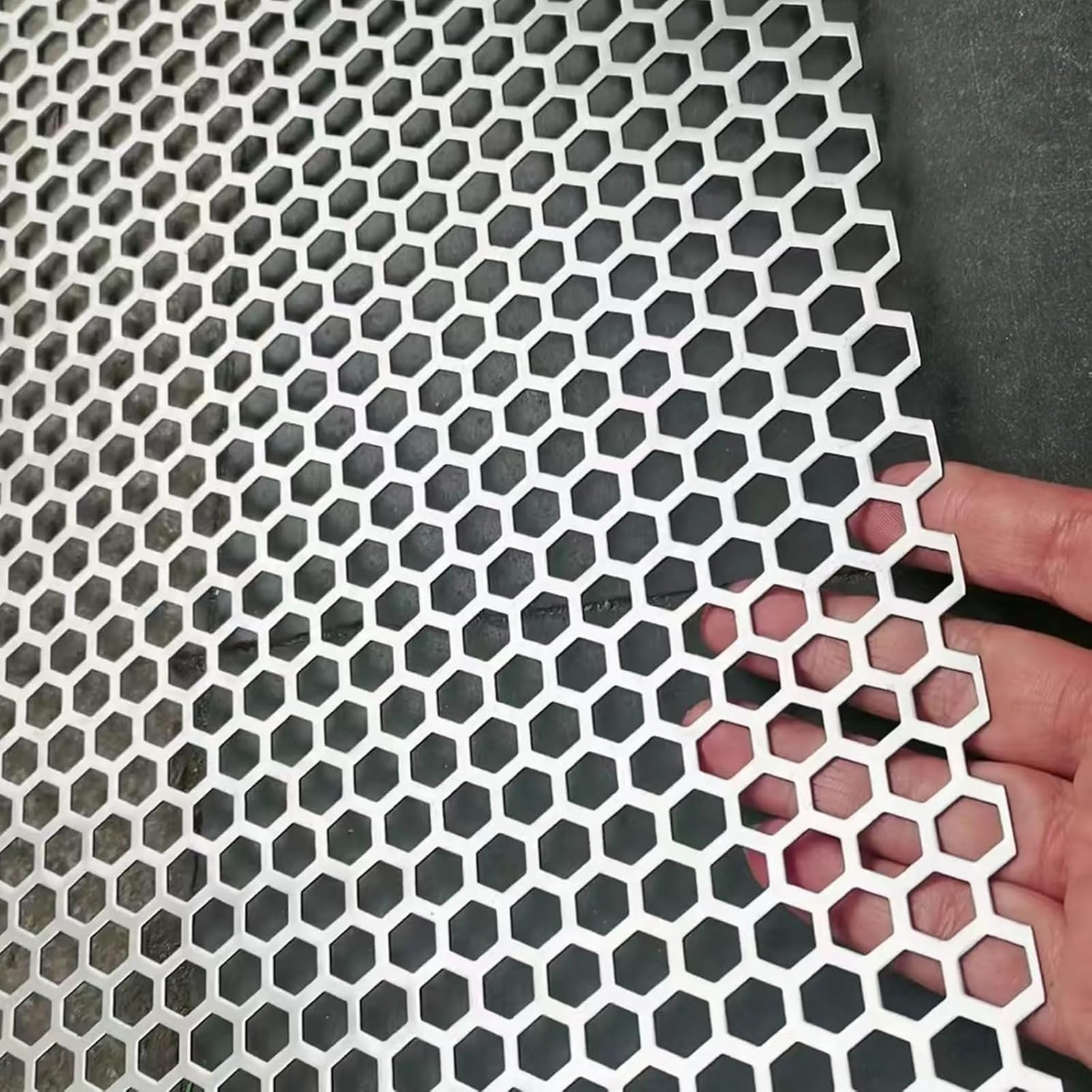 Hoja De Malla Perforada De Acero Inoxidable 304 | Agujeros de 6 mm, 1,3 mm de espesor, plata, varios tamaños(6mm Mesh,25x35cm/9.8x13.7in)