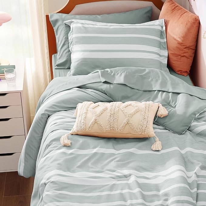 Bedsure Bed in a Bag Twin XL Size 5 Pieces, Green White