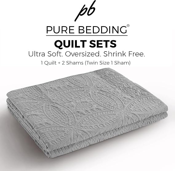 Pure Bedding Quilt Set Full/Queen Size Light Grey - Oversized Bedspread - Soft Microfiber Lightweight Coverlet for All Season - 3 Piece Includes 1 Quilt and 2 Shams, Geometric Pattern