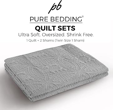 Pure Bedding Quilt Set Full/Queen Size Light Grey - Oversized Bedspread - Soft Microfiber Lightweight Coverlet for All Season - 3 Piece Includes 1 Quilt and 2 Shams, Geometric Pattern