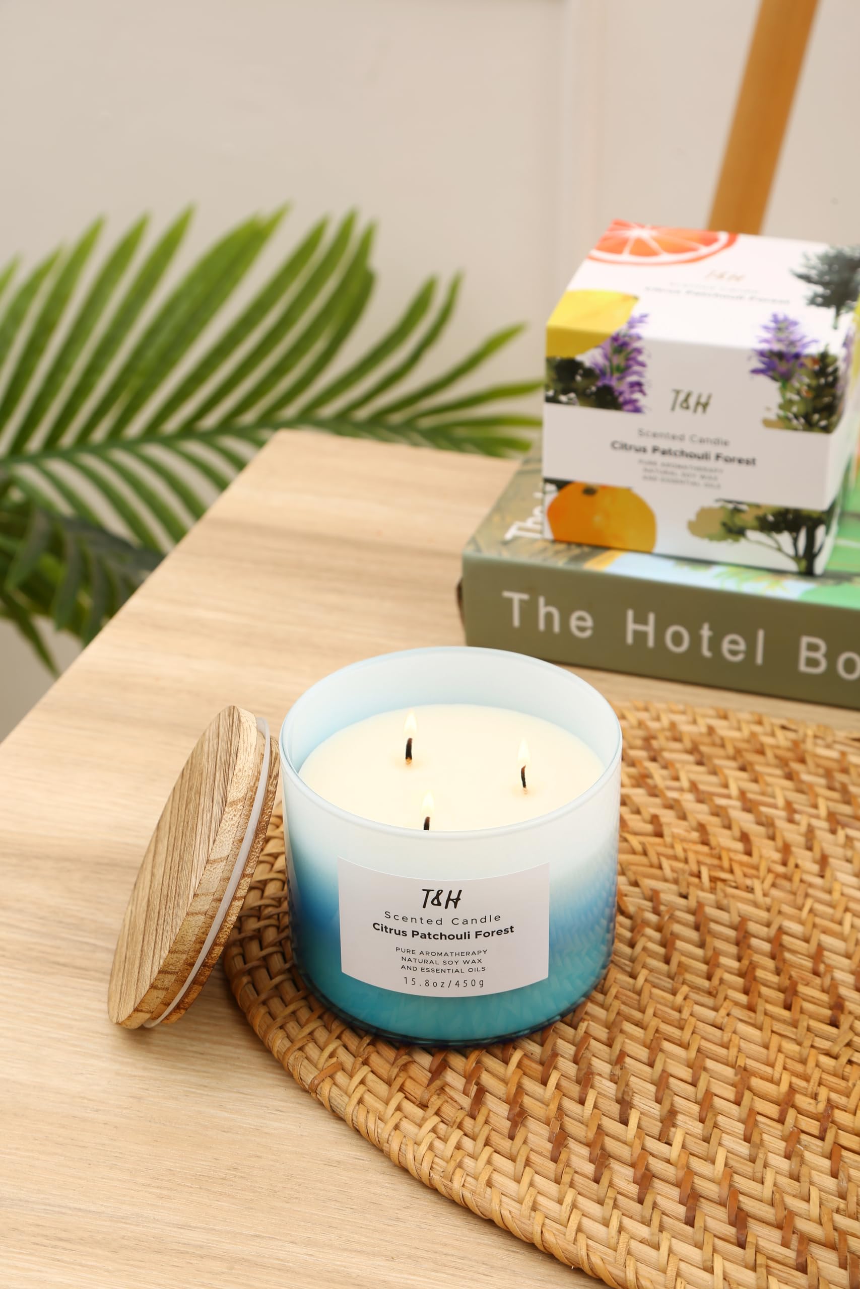 Zitrus-Patchouli-Waldkerze für Zuhause, natürliche 3-Docht-Soja-Kerze, beruhigende Aromatherapie-Kerze, Geschenk für Damen und Herren, 450 ml, große entspannende Kerze, stark duftend