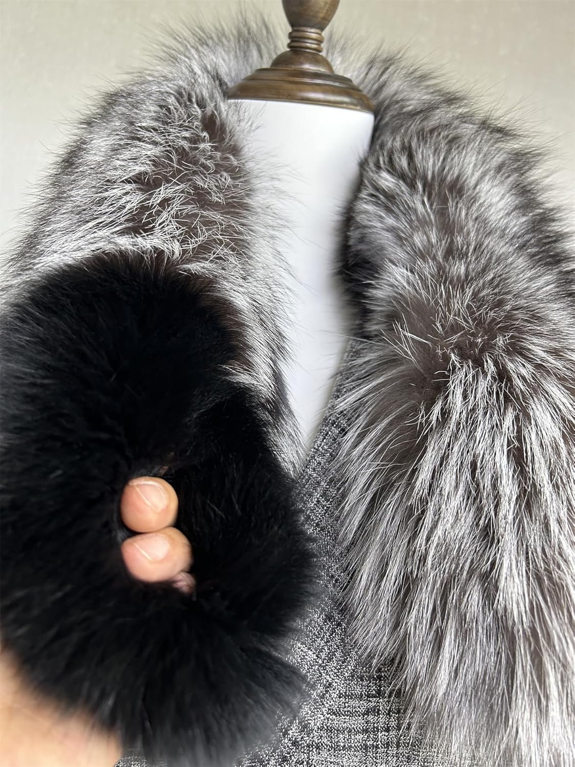 LVCOMEFF Women Natural Fox Fur Scarf Silver Fox Fur Wrap Neck Warmer Furry for Winter Outdoor