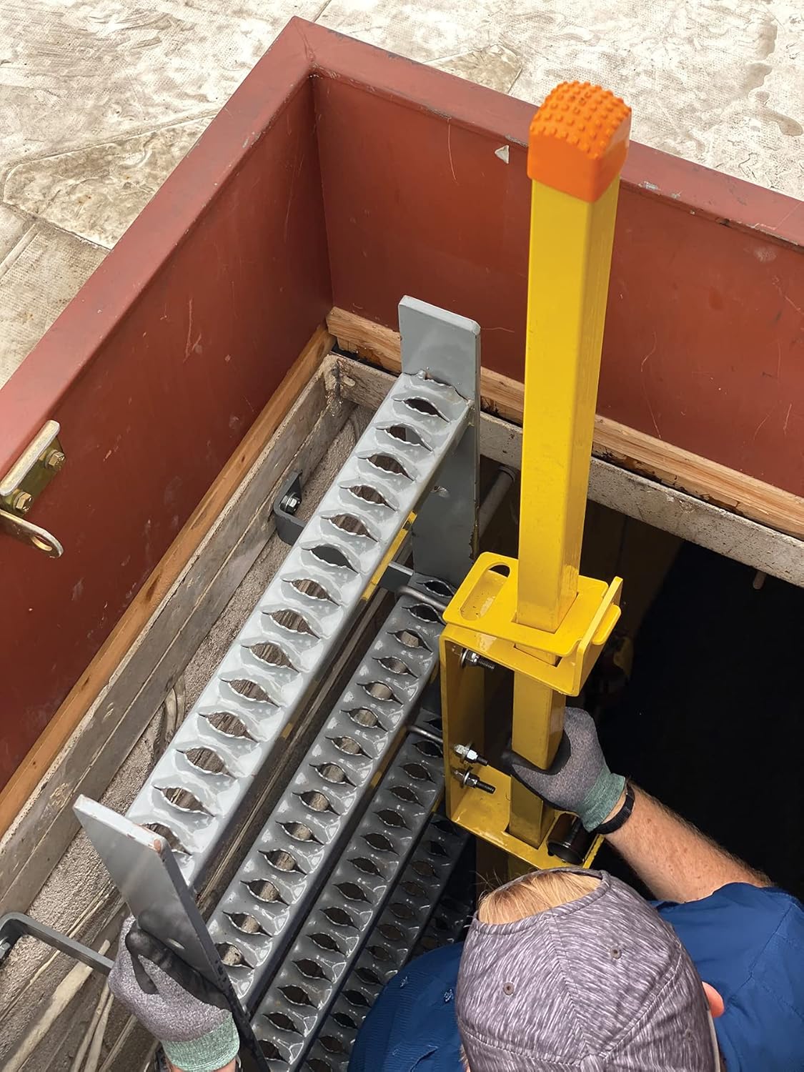 Tie Down Roof Top Safety Hatch Ladder Hand Assist | 20 lbs. | Roofing Tools | Ladder Accessories