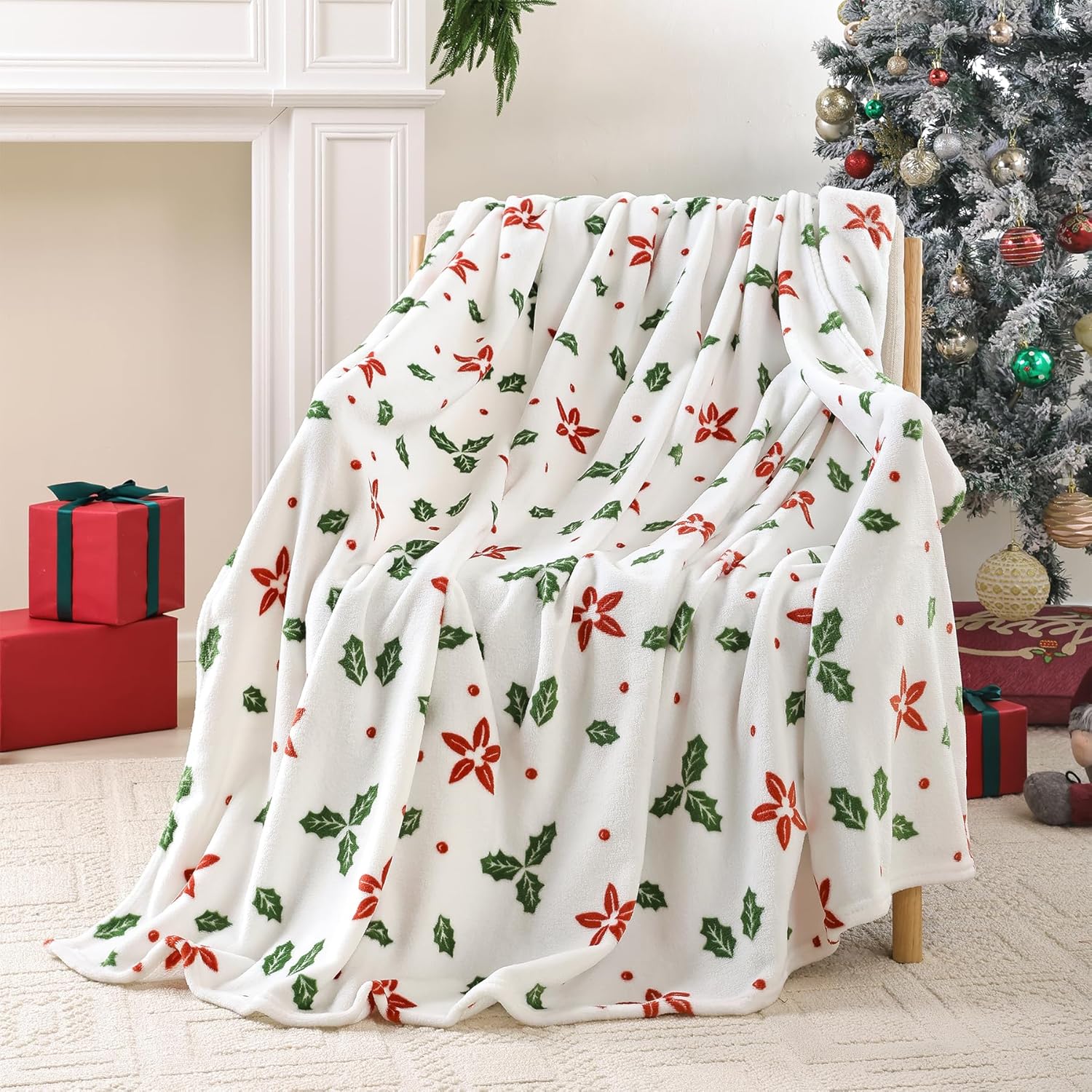 Christmas Fleece Print Throw Blanket, Super Soft Plush Cozy Fuzzy Red Floral and Green Leaves Printed Throw Blankets for Couch Sofa Bed, and Home, Microfiber Flannel, All Seasons 50x60 Inches