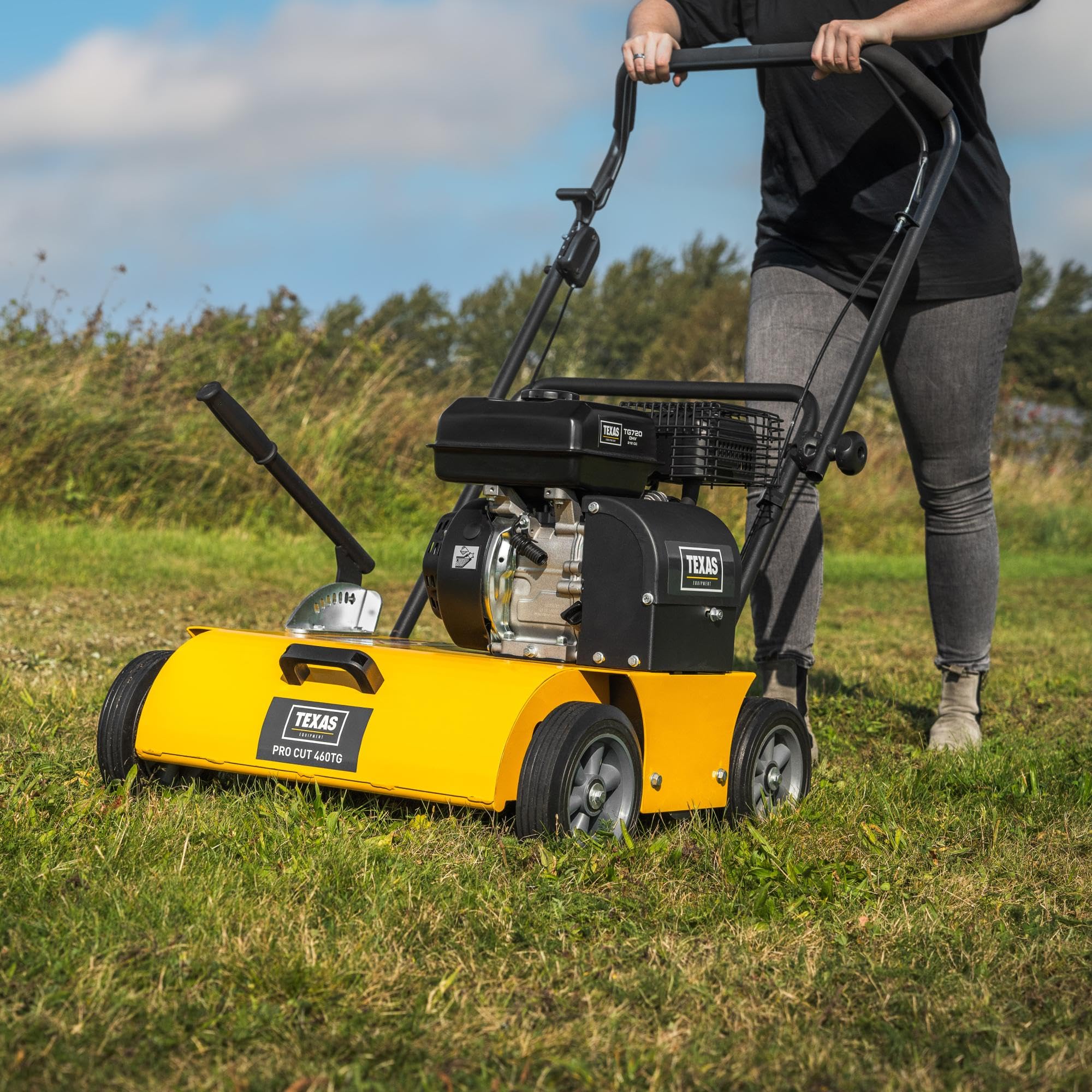TEXAS Profi Rasen Vertikutierer Rasenlüfter Garten Benzin Pro Cut 461TG | 212ccm | 5,4PS | 4-Takt | 46 cm Arbeitsbreite | 4000 Watt | 48 Messer | Profigerät; für eine gewerbliche Nutzung geeignet