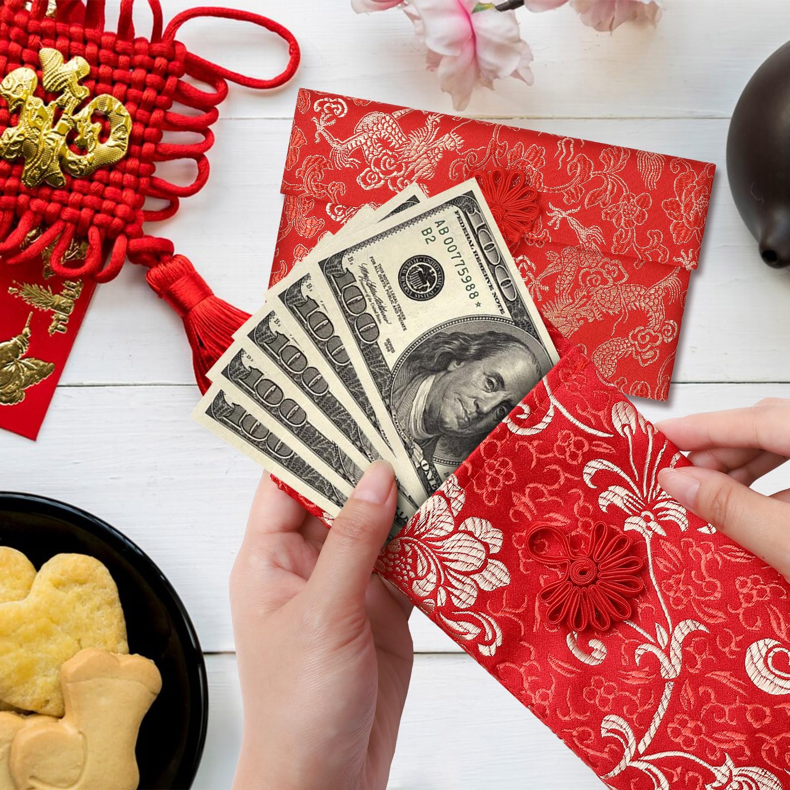 Lot de 13 enveloppes rouges chinoises en soie pour argent porte-bonheur Hong Bao pour printemps, festival, mariage, Nouvel An, anniversaire, 13 styles avec nœud chinois, pendentif en jade et pièce de