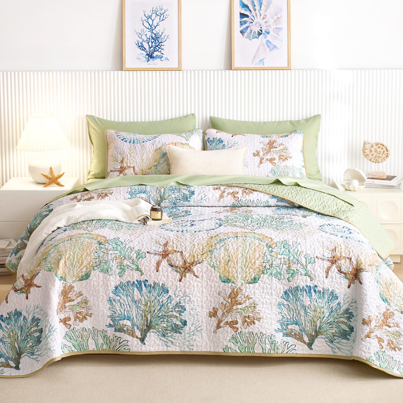 Wake In Cloud - Coastal Quilt Set, Nautical Ocean Beach Themed Tropical Summer Patterned, Reversible Lightweight Bedspread Coverlet, 3 Pieces, Green Tan, King Size