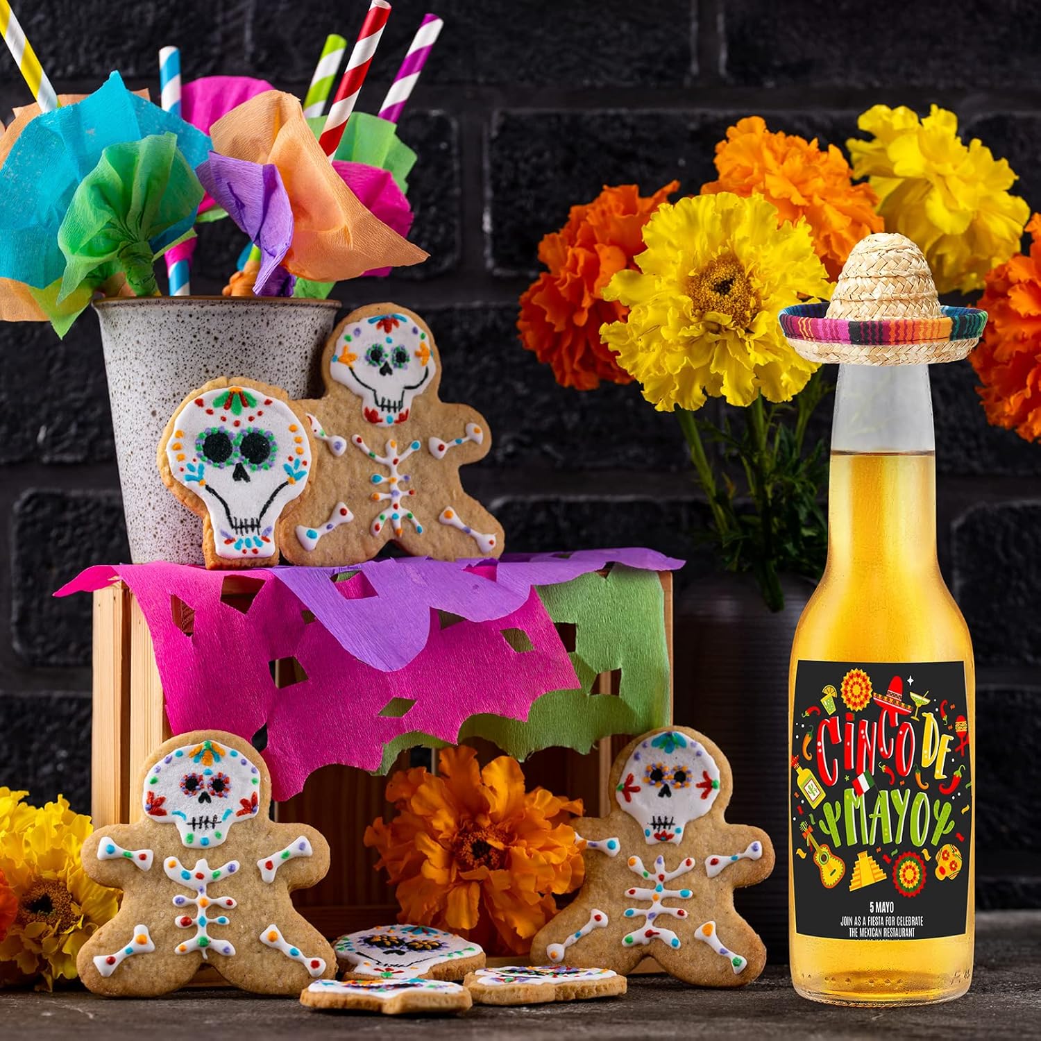 Hoolerry 12 Pcs Mini Sombrero Bottles Hats Bulk Tiny Straw Fiesta Beer Bottle Hats Carnival Fiesta Party Decorations