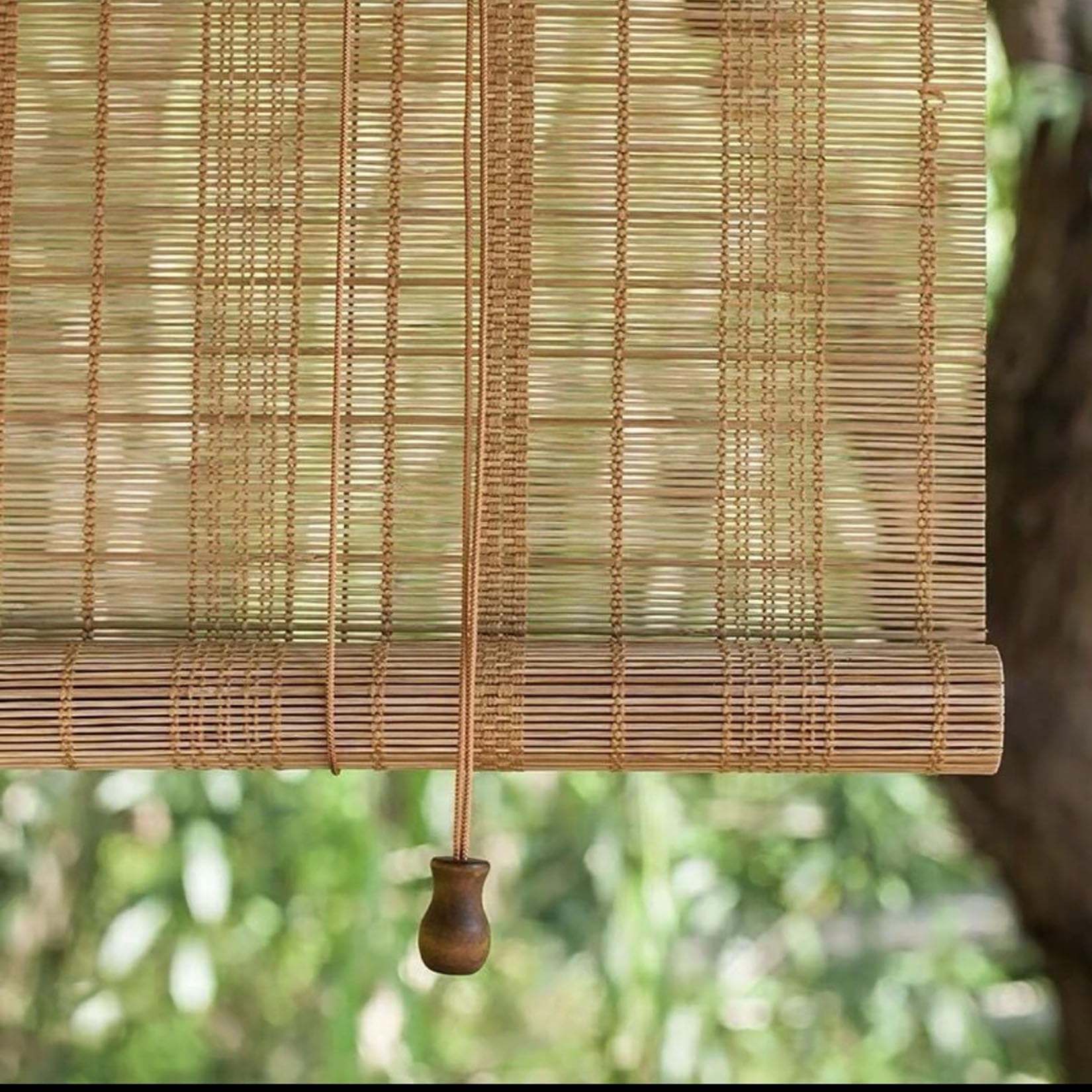 Protection solaire en bambou naturel pour stopper le vis-à-vis sur vos fenêtres