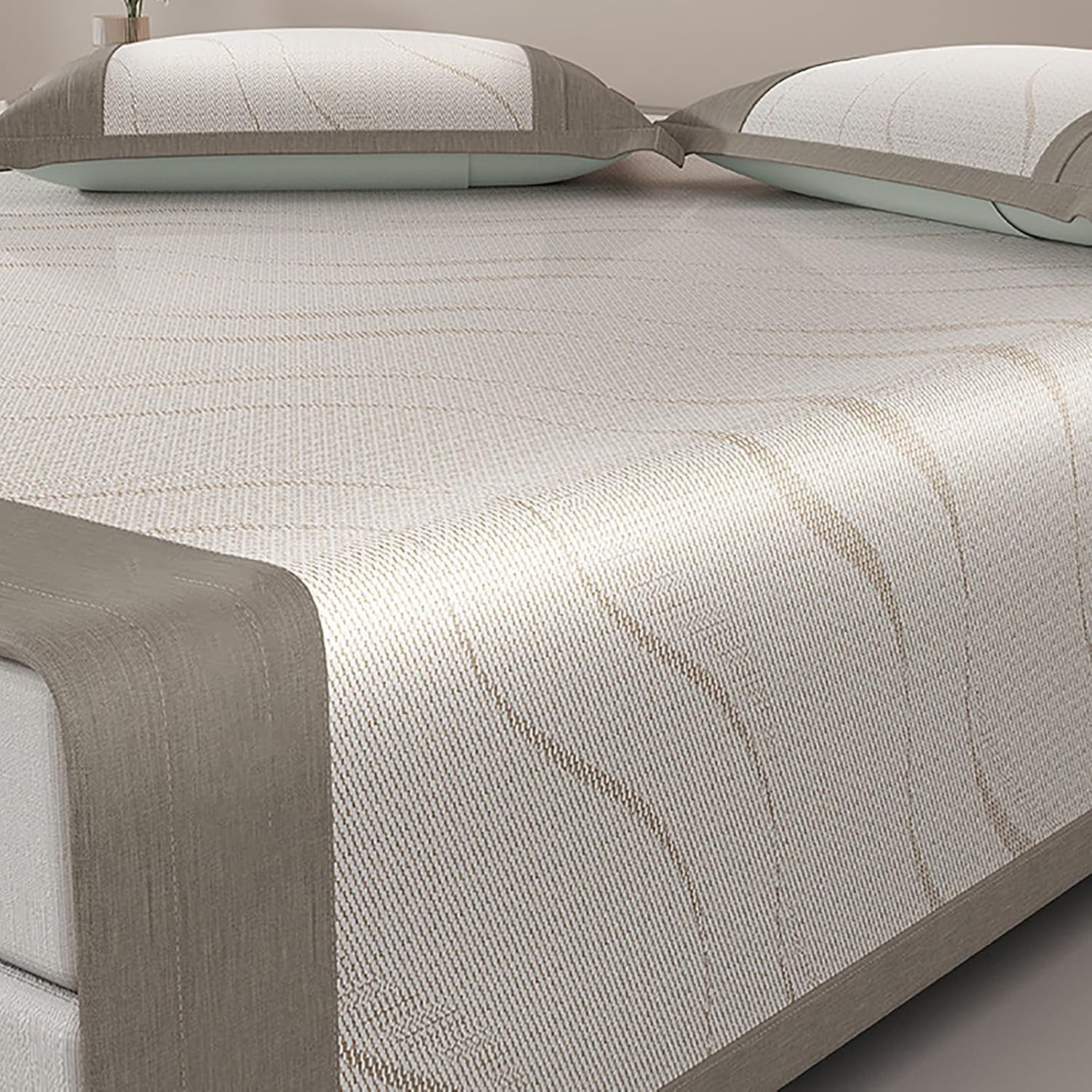 Cooling Summer Sleeping Mat with Ice Silk Fiber Technology,Breathable Bed Pad Adults, Elastic Elastic Band Straks, Foldable Design for Bed Sofa and Floor Use