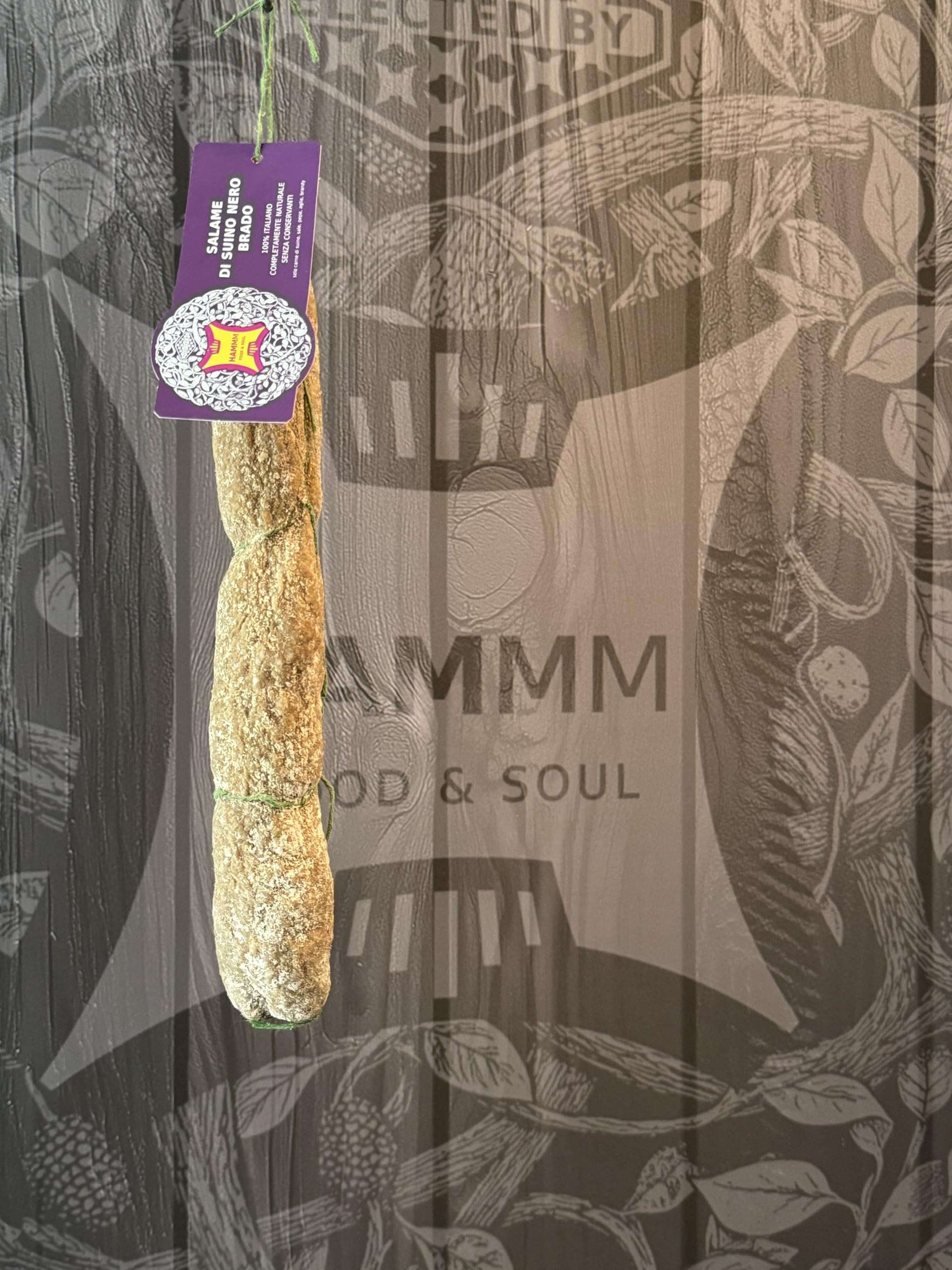 Salame al Tartufo Italiano – Salume Artigianale Umbro di Suino Nero Brado, Stagionato Lentamente, Senza Conservanti – Specialità Made in Italy per Taglieri, Aperitivi e Regali Gastronomici – 400 g