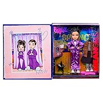 Bratz x Mean Girls Spring Fling Doll Janis – Bambola alla moda da collezione con 2 abiti, smoking viola e accessori ispirati ai film