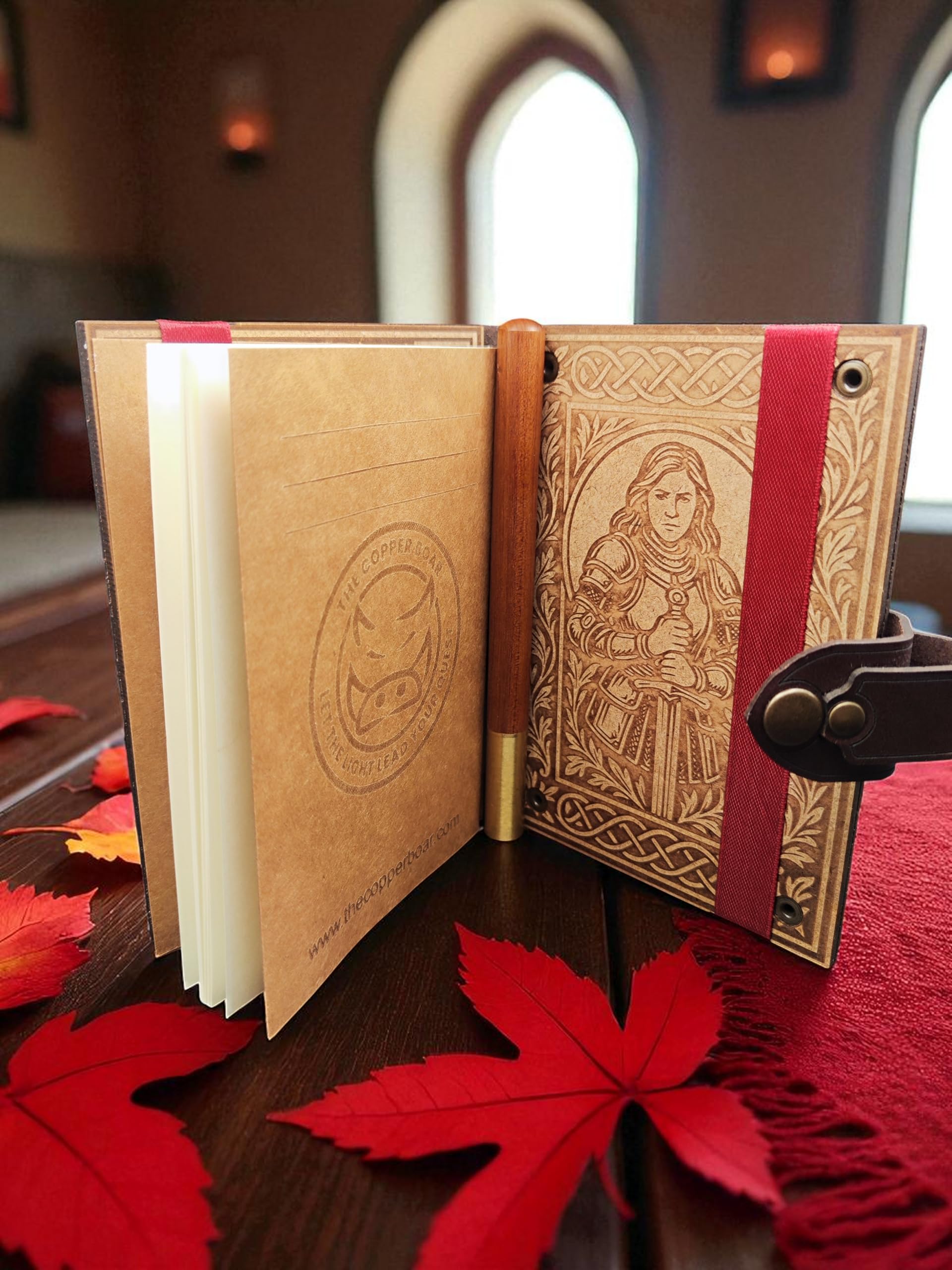 Carnet d’Aventurier Dragon – Journal en Cuir et Bois Rechargeable avec Stylo et Recharges, Carnet Médiéval pour Écriture, JDR, GN, Notes ou Croquis – Fait Main en France