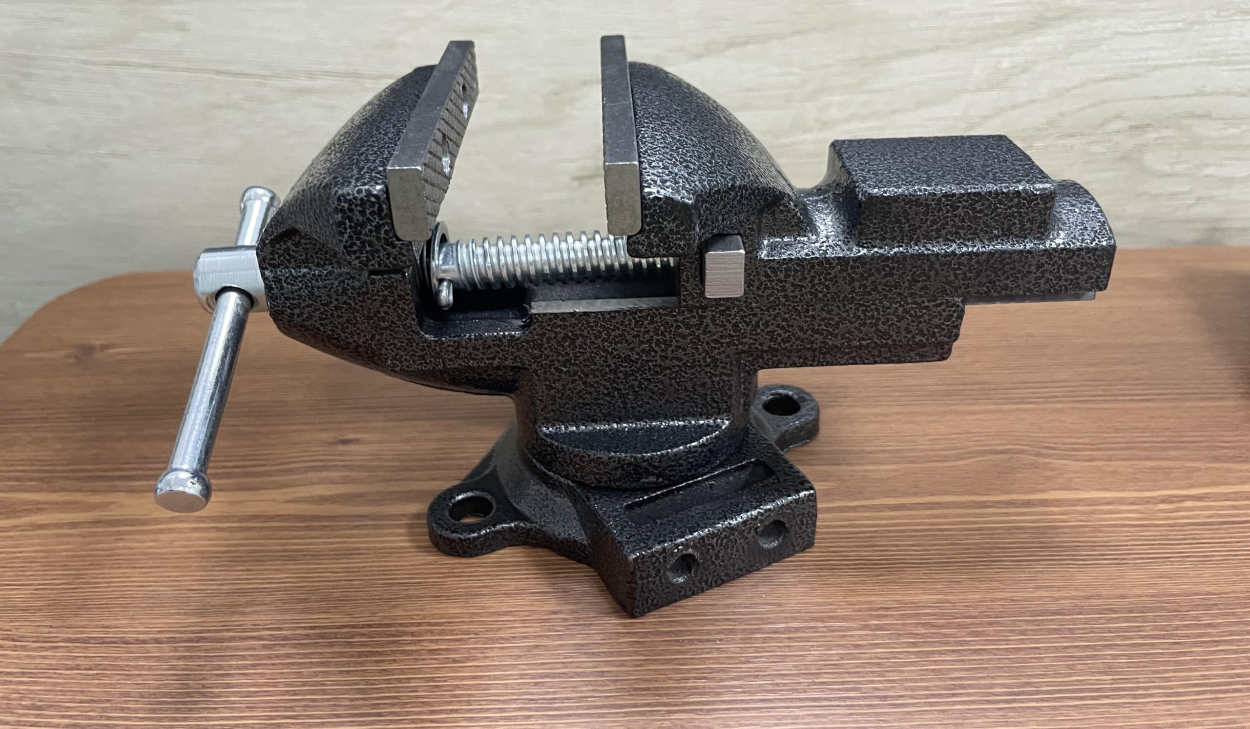 Morsa da banco in ghisa, base girevole a 360°, morsa 2 in 1 a doppio uso, con pulsante di regolazione rapida, per banco da lavoro fai da te (larghezza ganascia 8,4 cm)