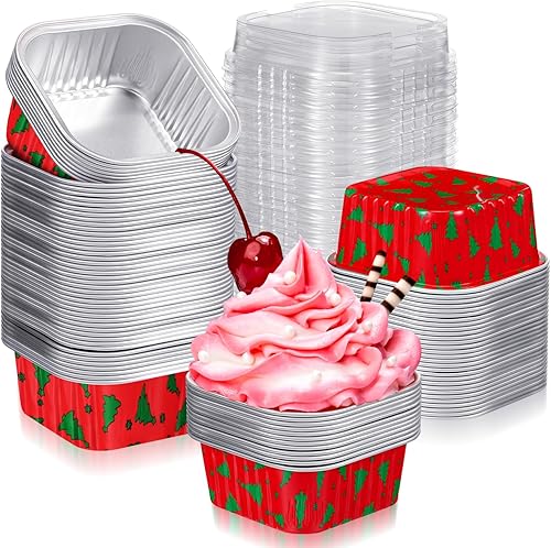 Suttmin 100 vasos de aluminio de Navidad para cupcakes con tapas, 5 onzas, soporte cuadrado de papel de aluminio, mini moldes desechables para