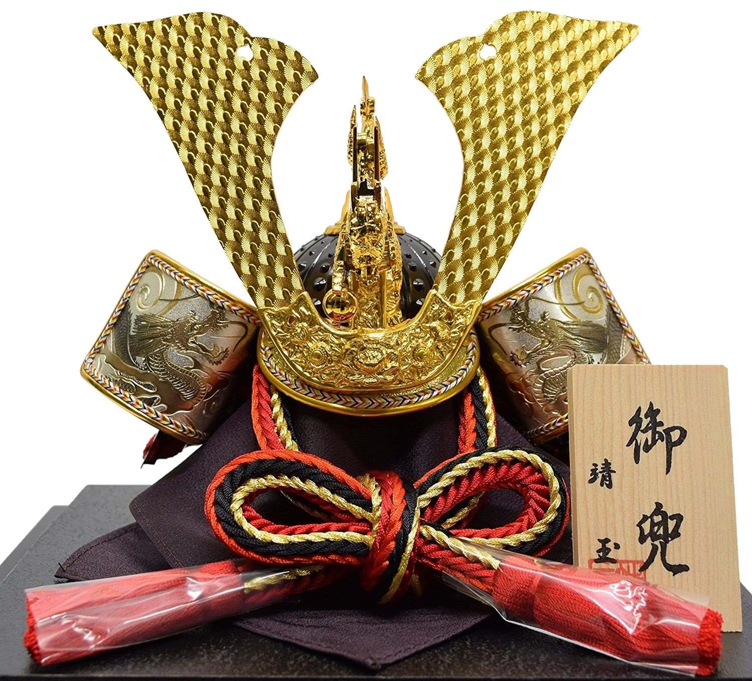５月人形彫金兜飾り Amazon | 五月人形 彫金兜 6号 彫金龍吹返 ケース飾り | 兜飾り