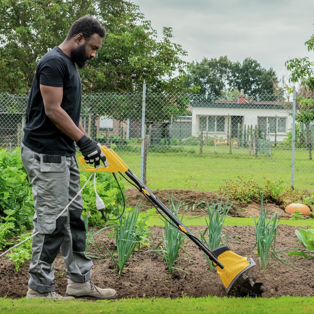 Powerplus Cultivador Eléctrico POWEG72000 - Motoazada Eléctrica de Jardín 1200W con 4 Cuchillas, Cultivador de Suelo Eléctrico - Herramientas de Jardín