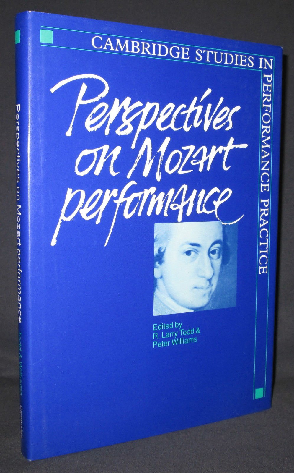 Perspectives on Mozart Performance Livre d'Histoire Musicale de Collection