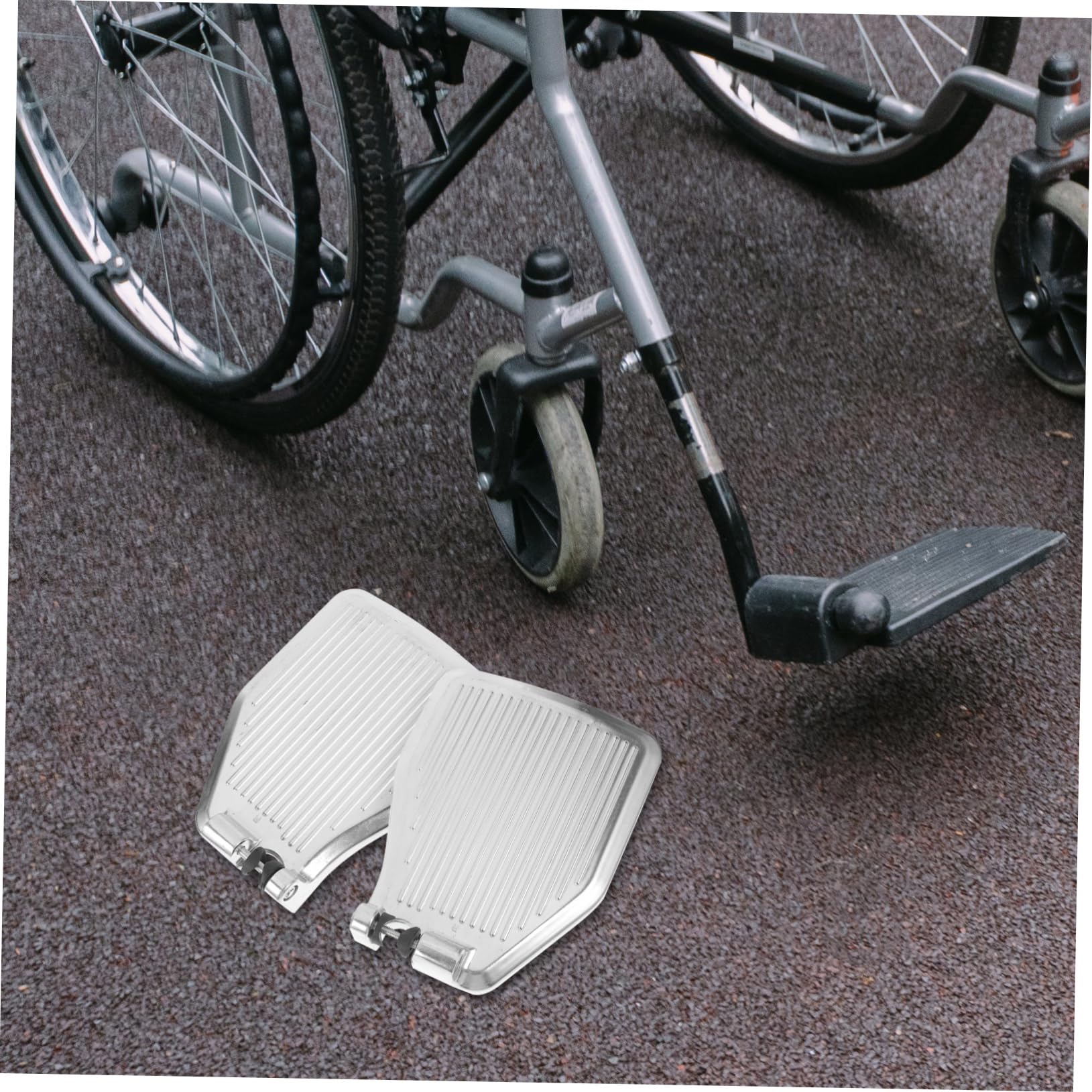 Reposapiés para Silla de Ruedas, 1 Par de Pedales Gruesos de Aleación | Plata, Repuesto, Apoyo Estable, Diseño Ergonómico, Recambios para Usuarios Movilidad Reducida