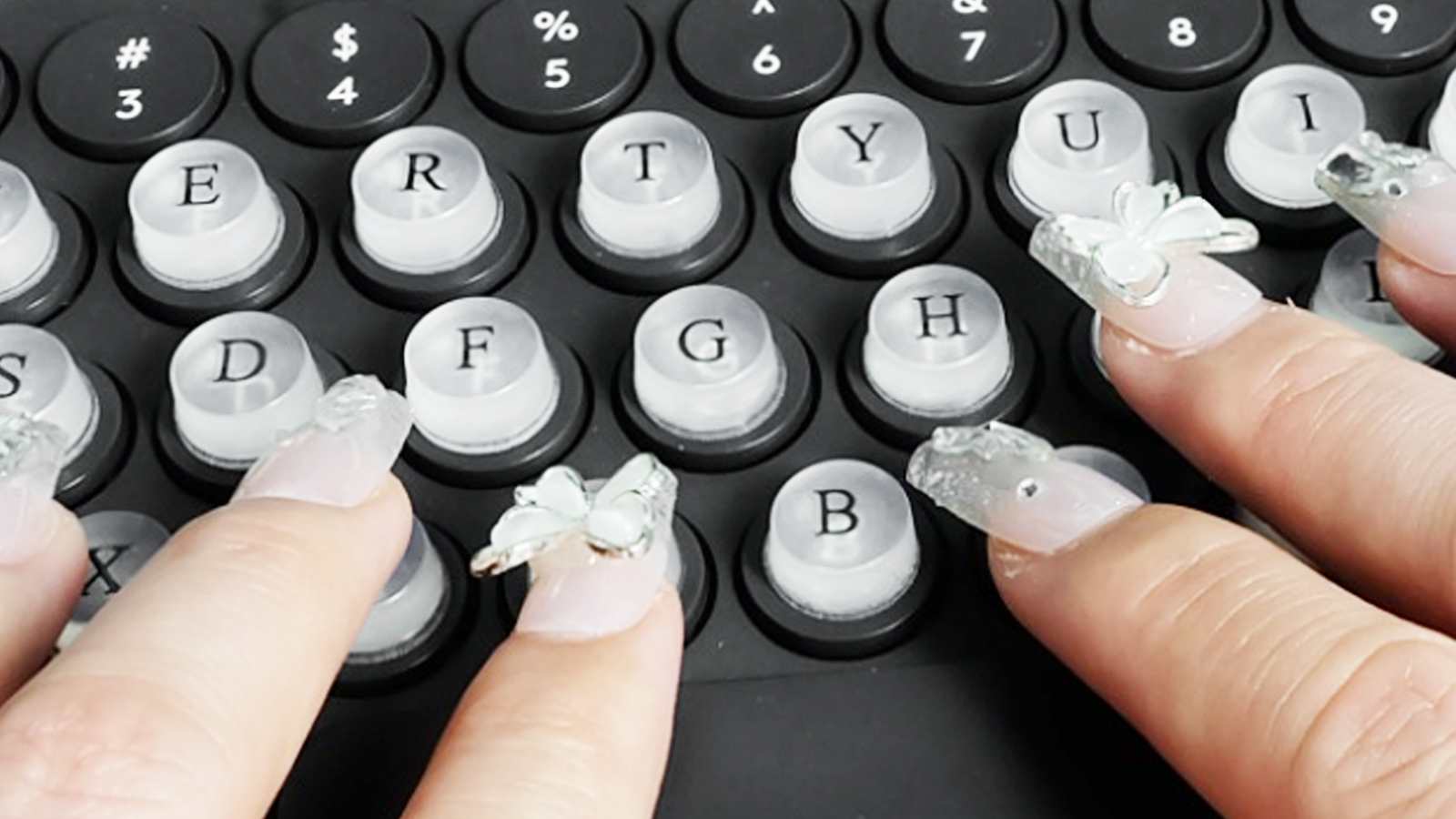 ネイルキーボード 71IP3GtyGfL._AC_UF350,